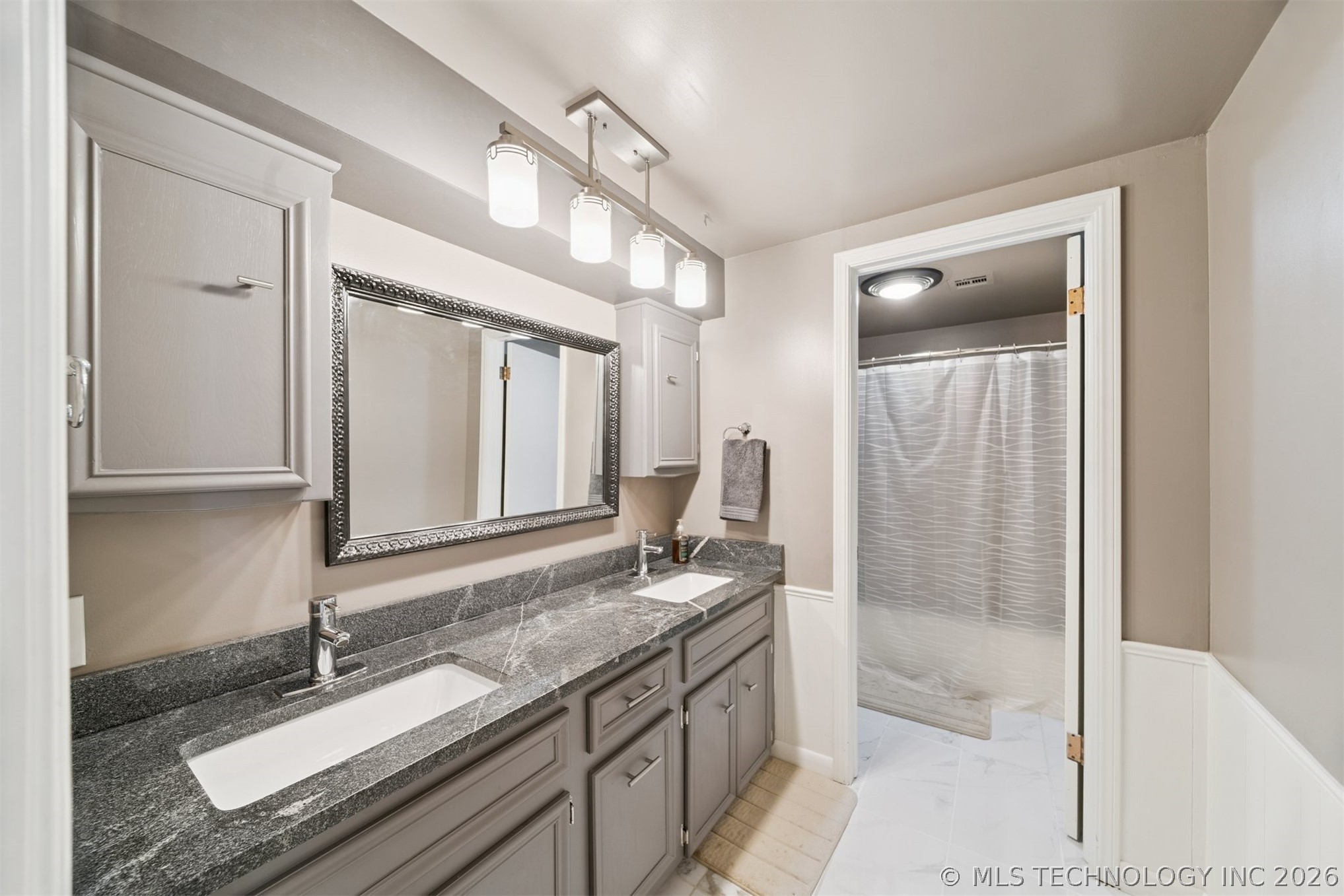 5008 S 72nd East Avenue Property Photo 10