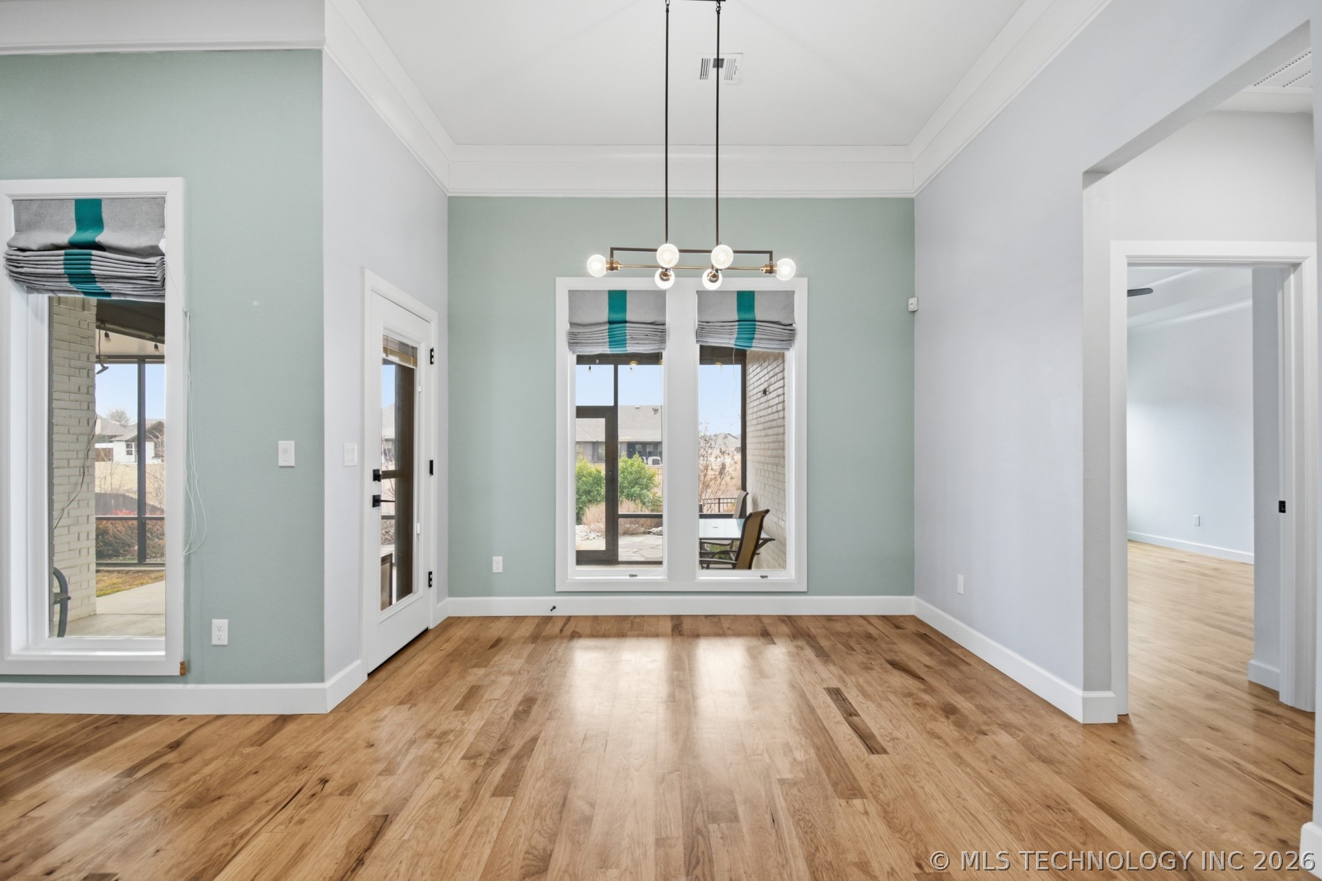 809 E Edgewater Place Property Photo 14