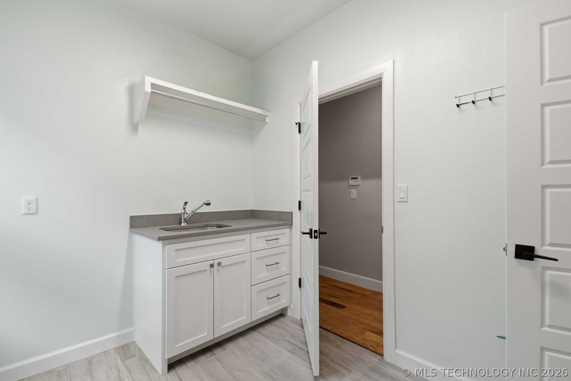 809 E Edgewater Place Property Photo 30