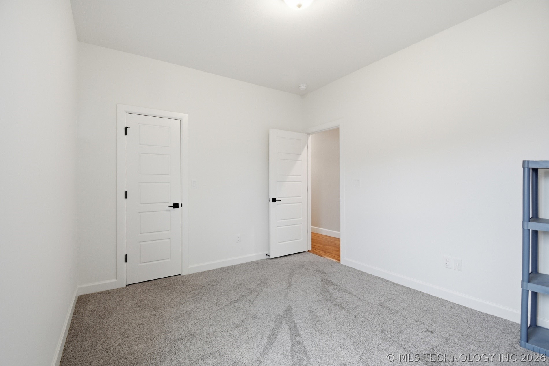809 E Edgewater Place Property Photo 32