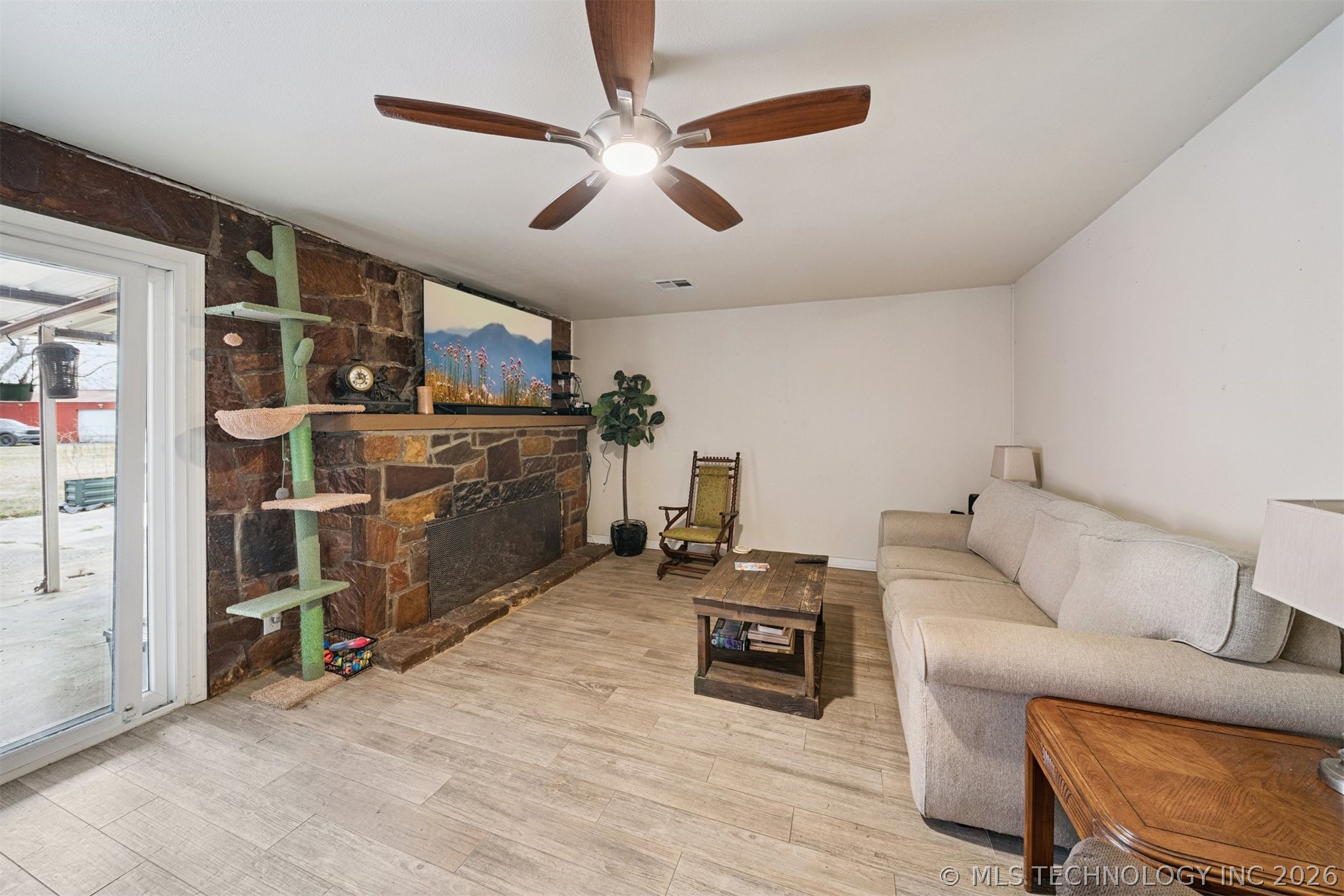 20807 River Bend Drive Property Photo 8