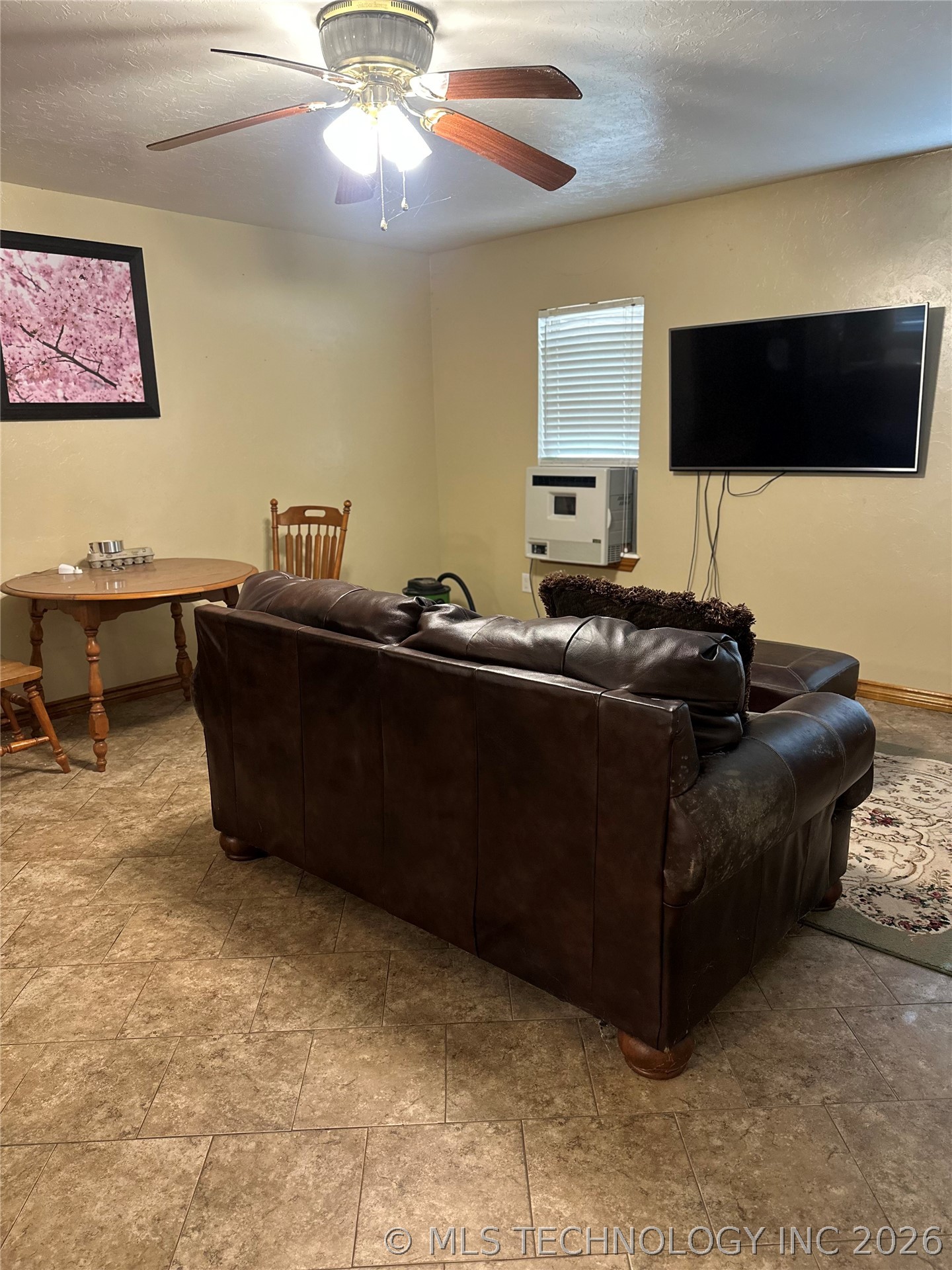 16152 Hull Property Photo 3