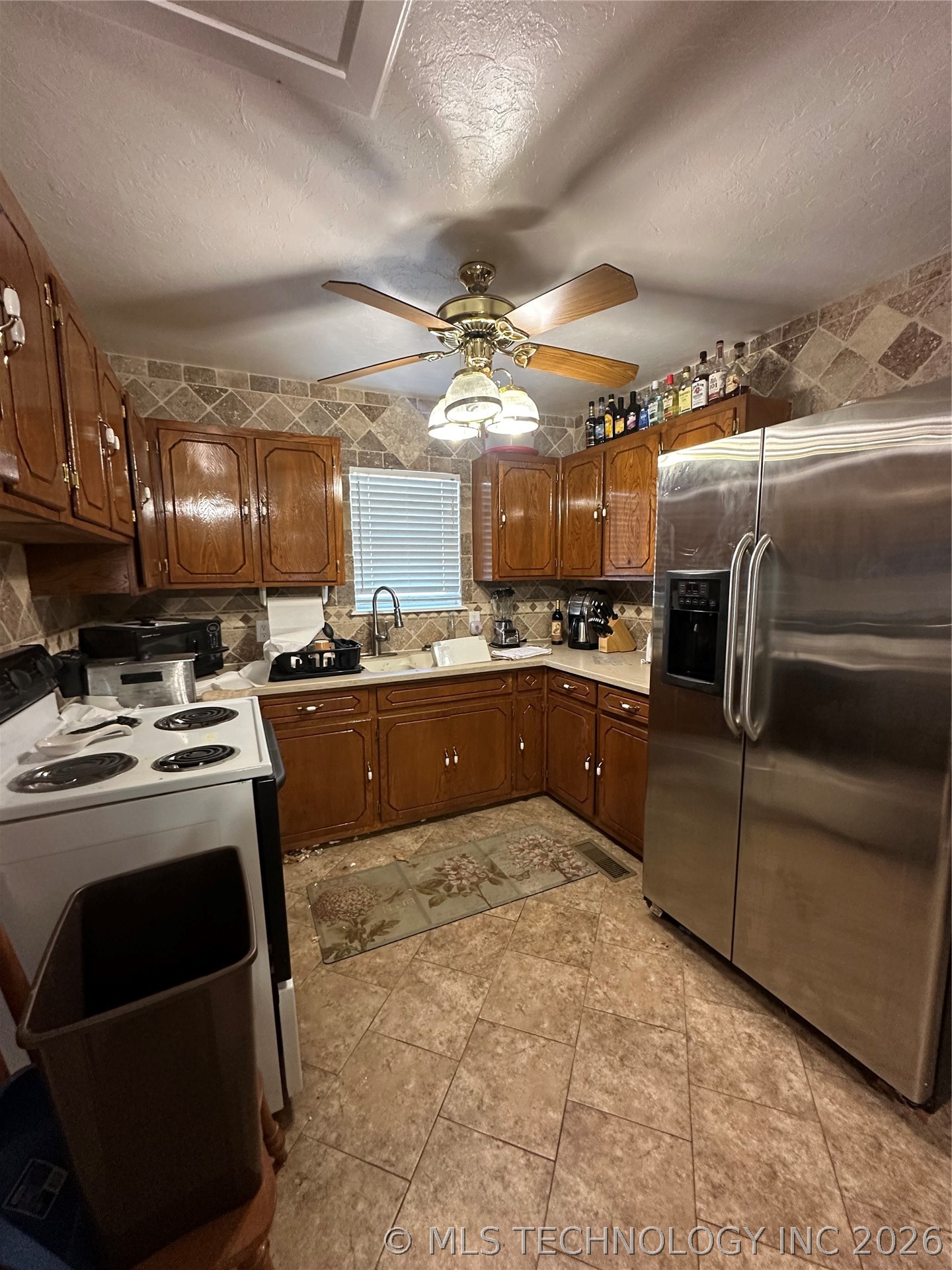 16152 Hull Property Photo 5