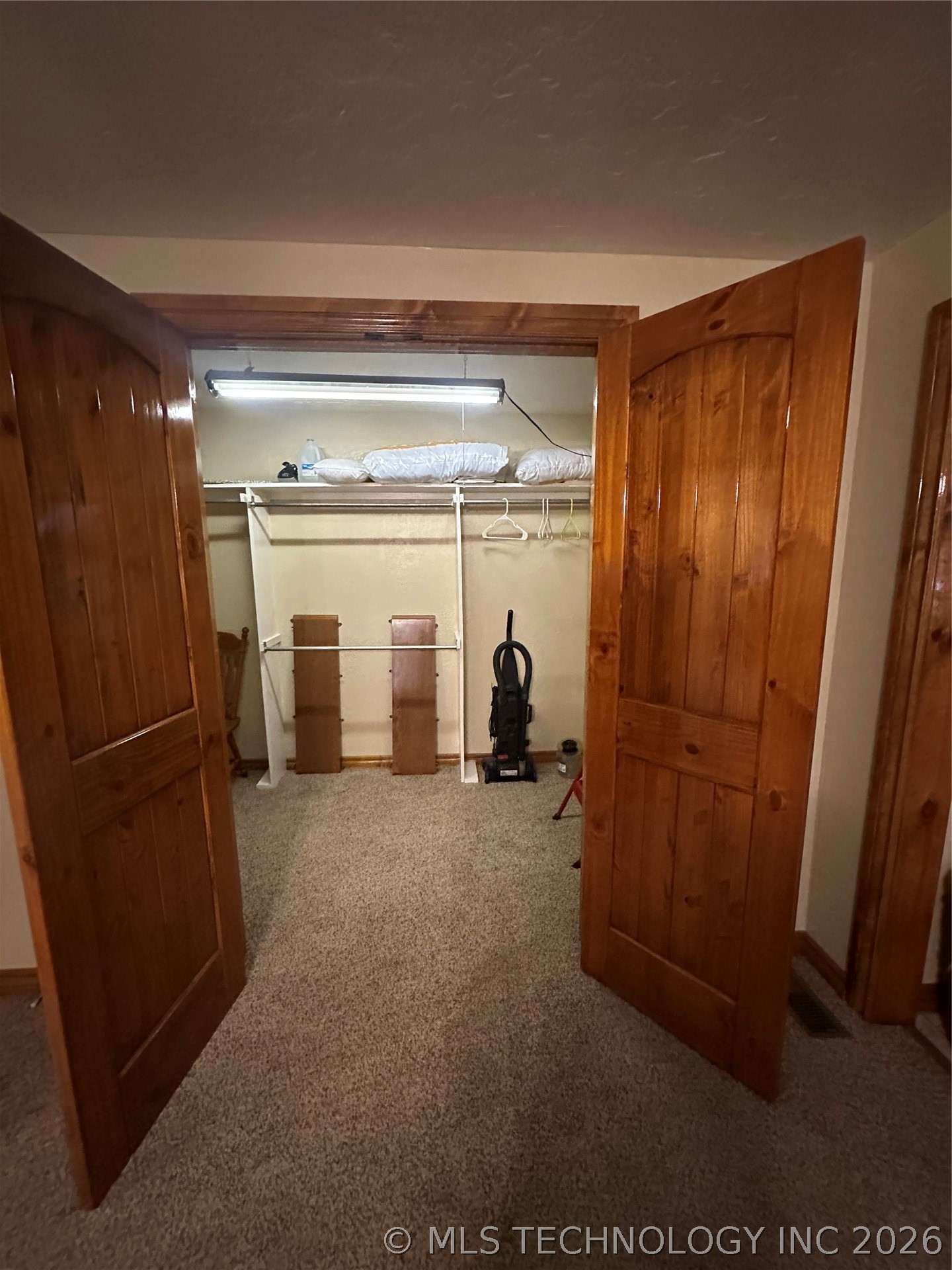 16152 Hull Property Photo 8