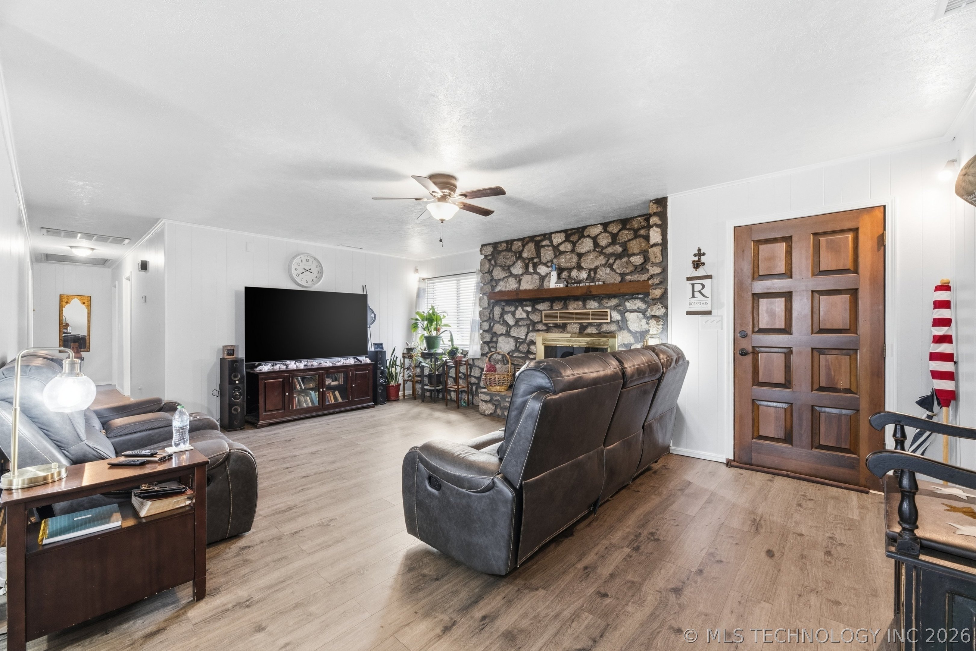 1101 Beech Street Property Photo 4