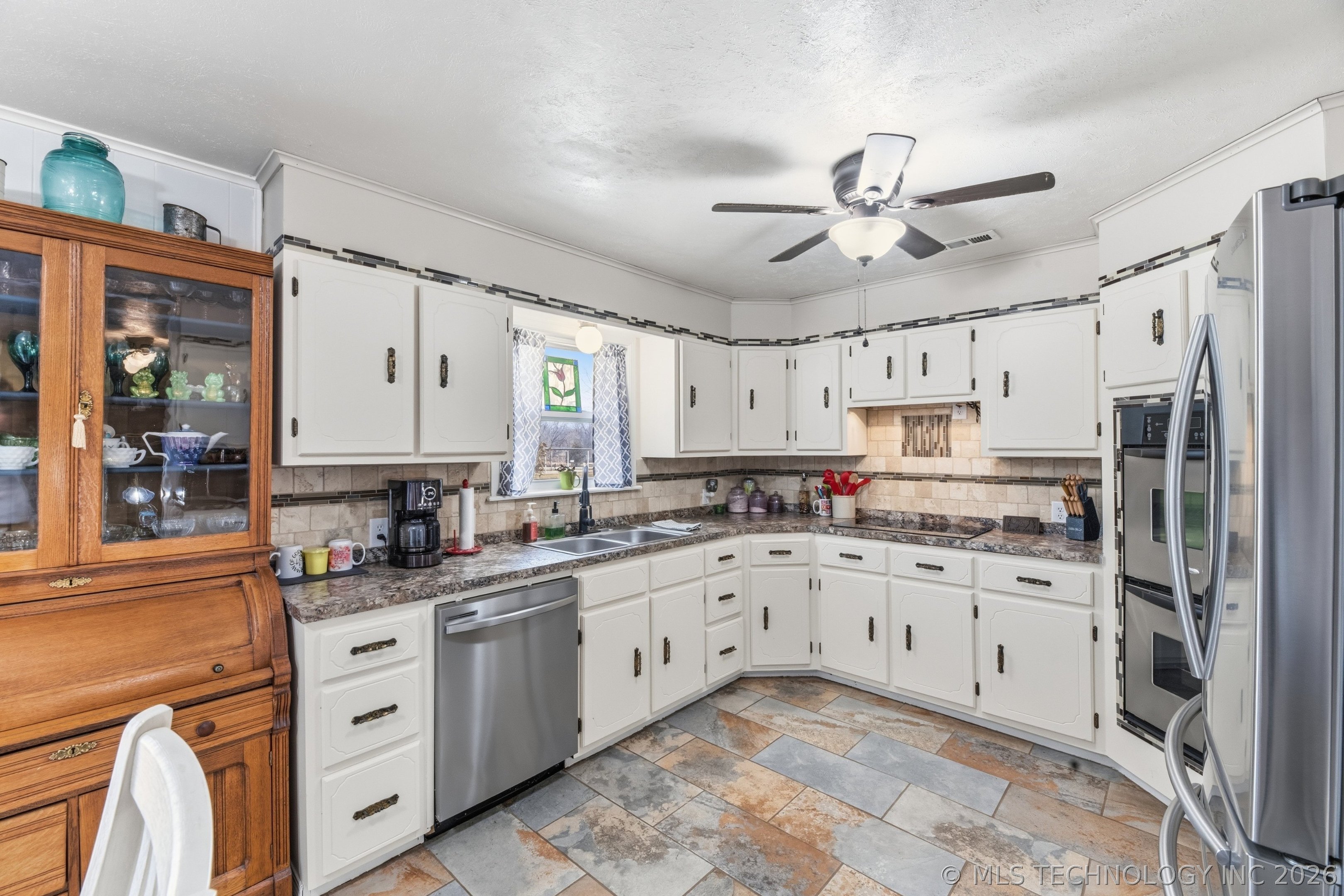 1101 Beech Street Property Photo 10