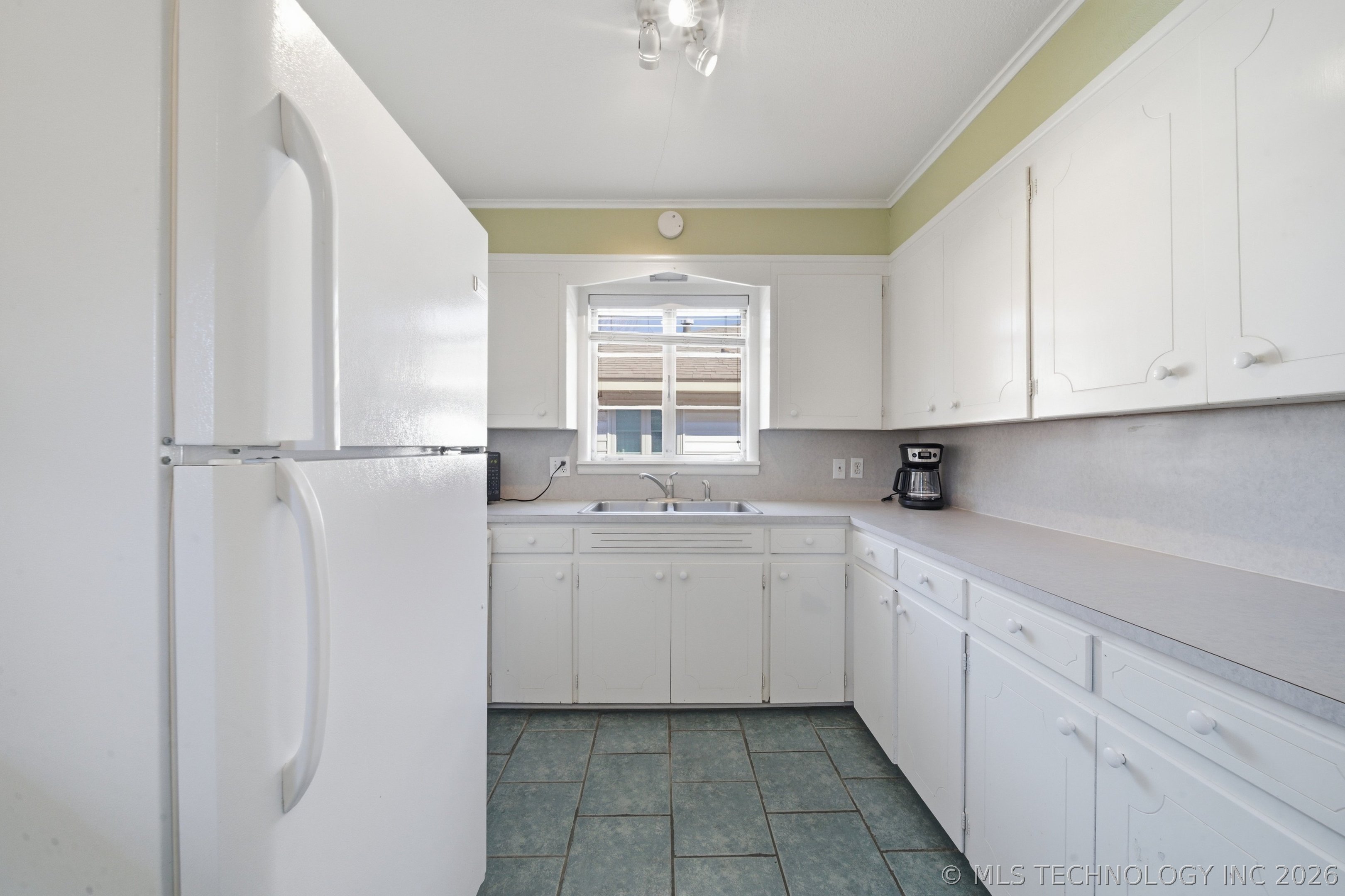 6629 E 28th Street Property Photo 11