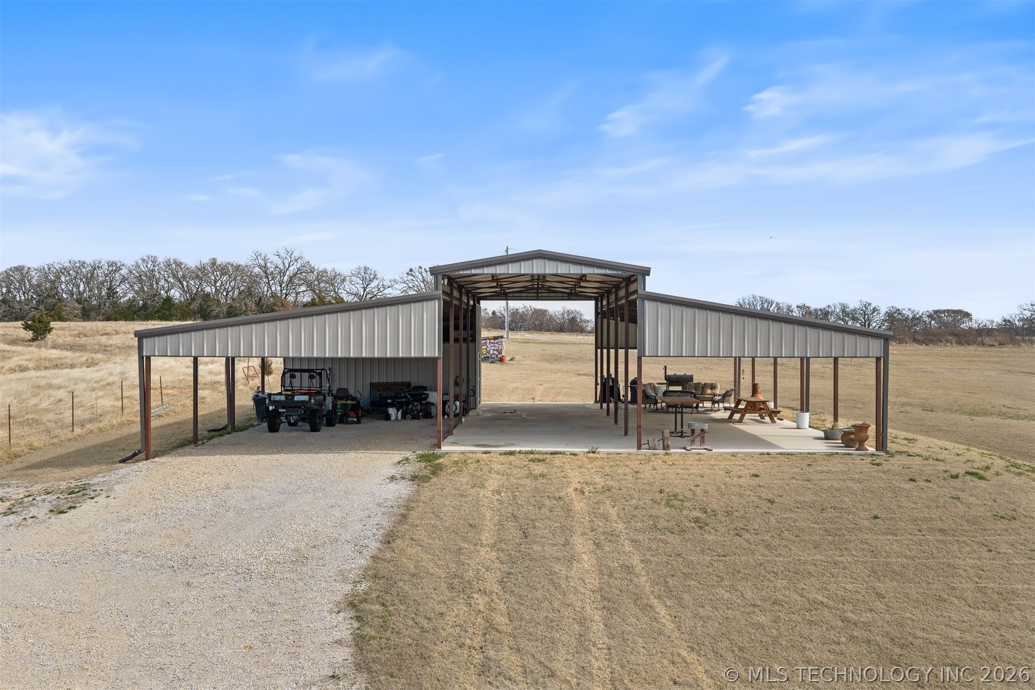 471 Red Bud Road Property Photo 3