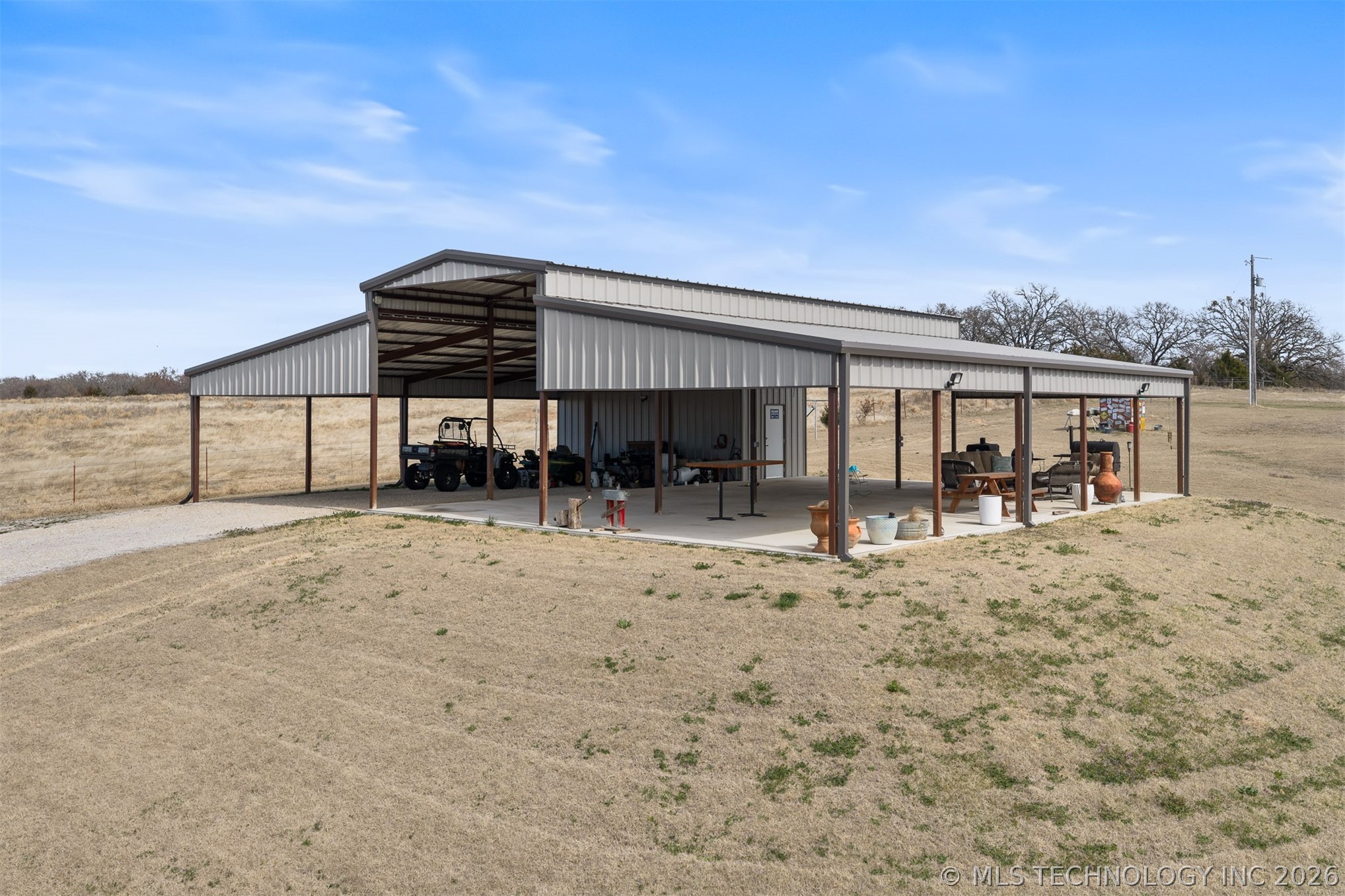 471 Red Bud Road Property Photo 4