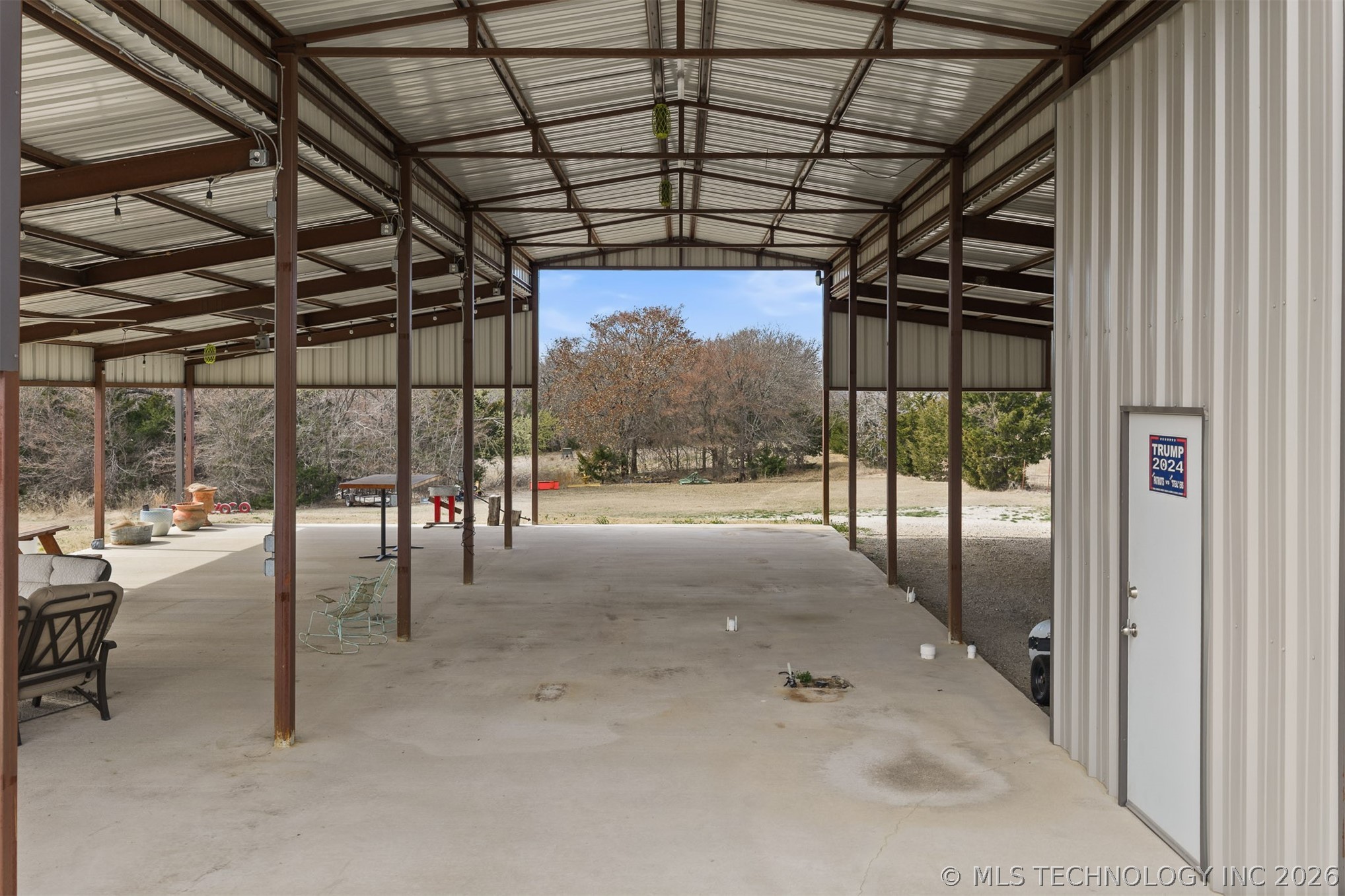 471 Red Bud Road Property Photo 6