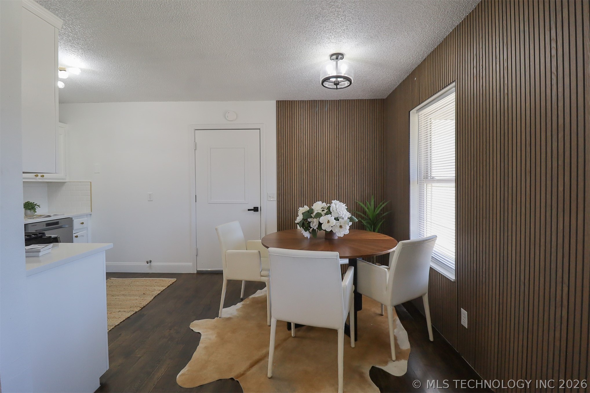 116 W 11th Street Property Photo 15