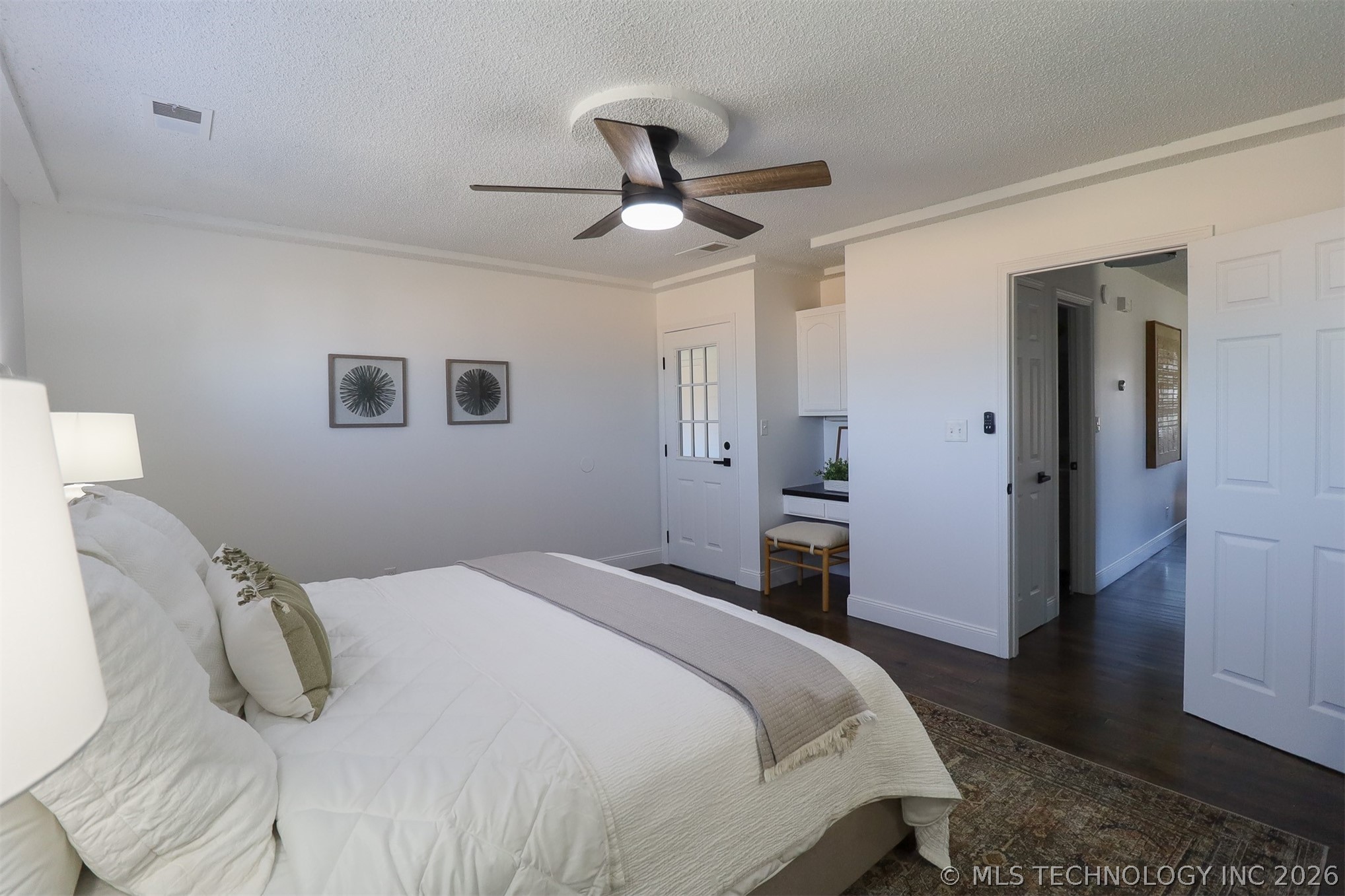 116 W 11th Street Property Photo 23