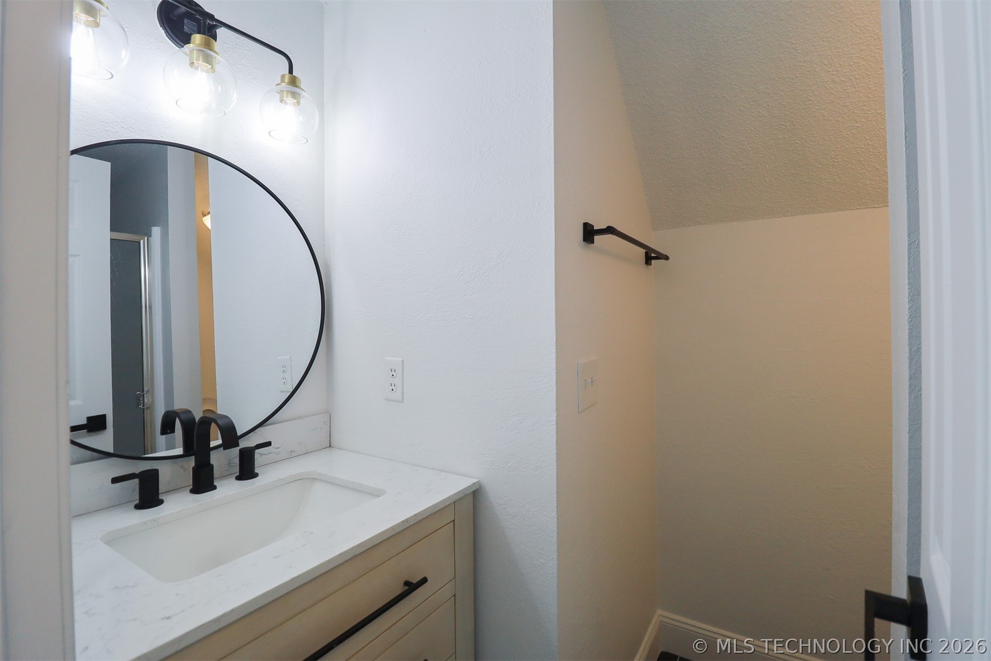 116 W 11th Street Property Photo 34
