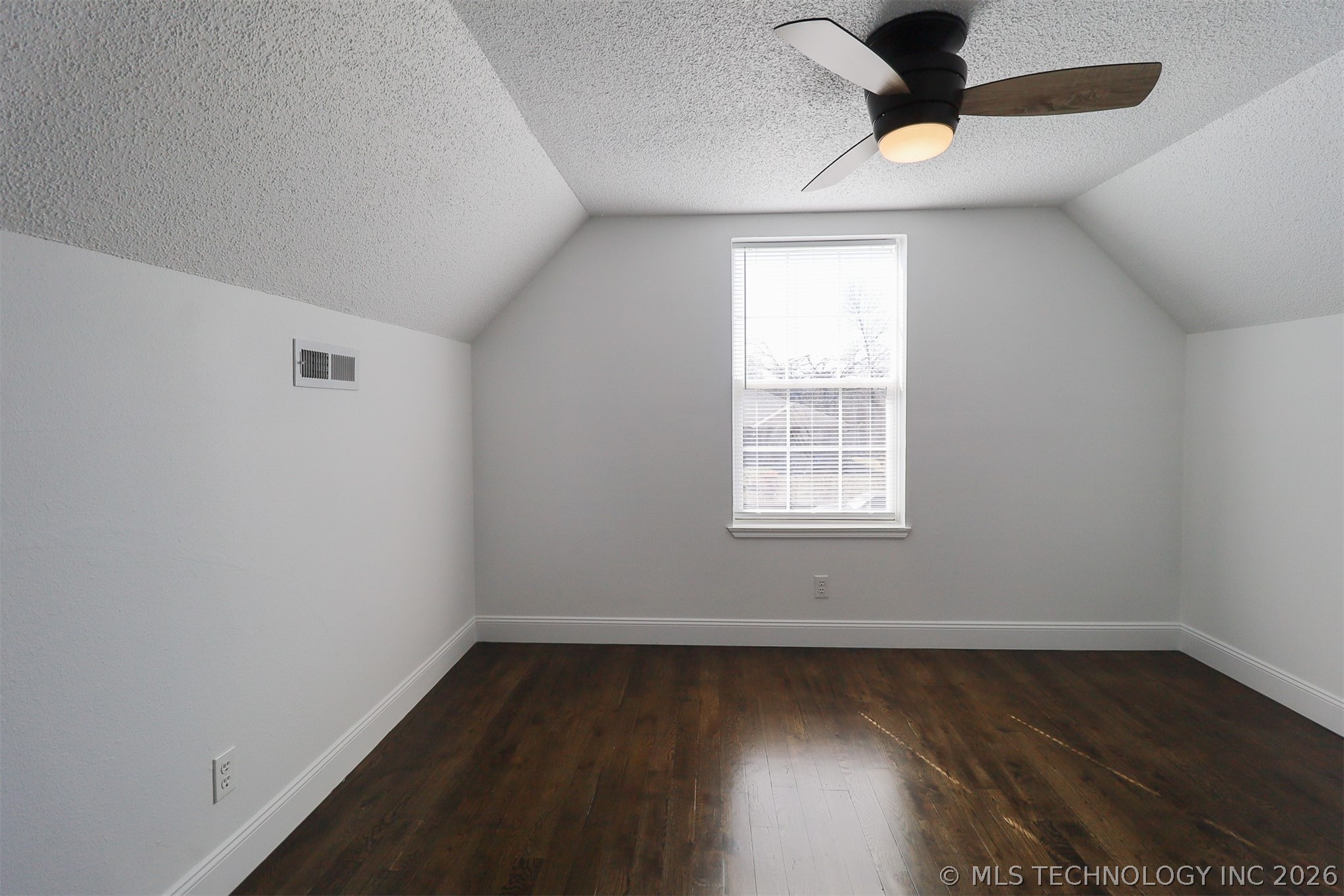116 W 11th Street Property Photo 37
