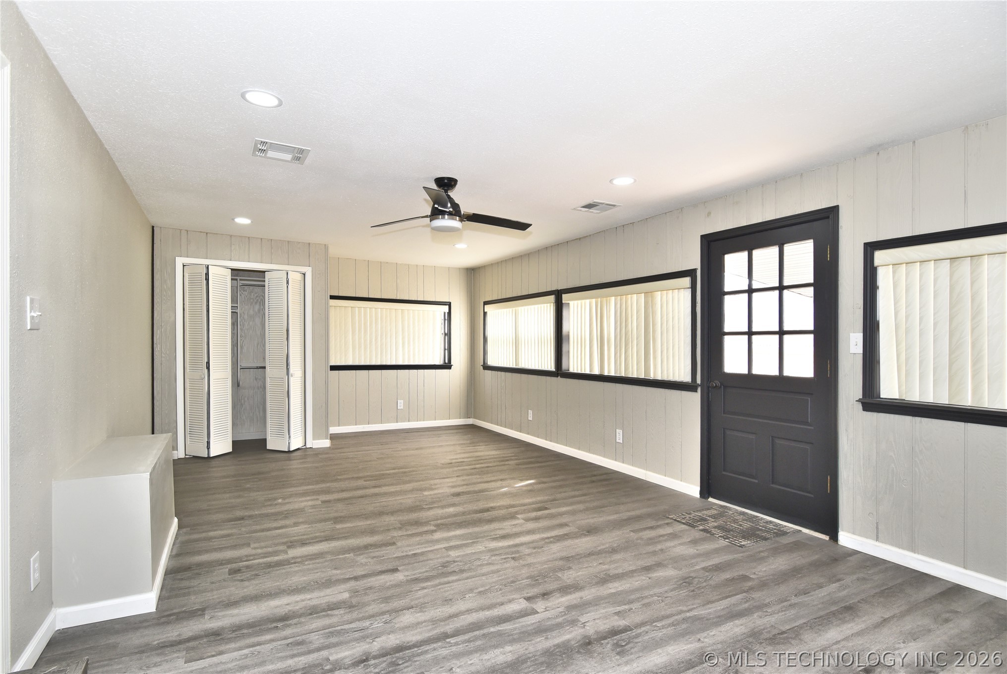 709 W Canton Street Property Photo 4