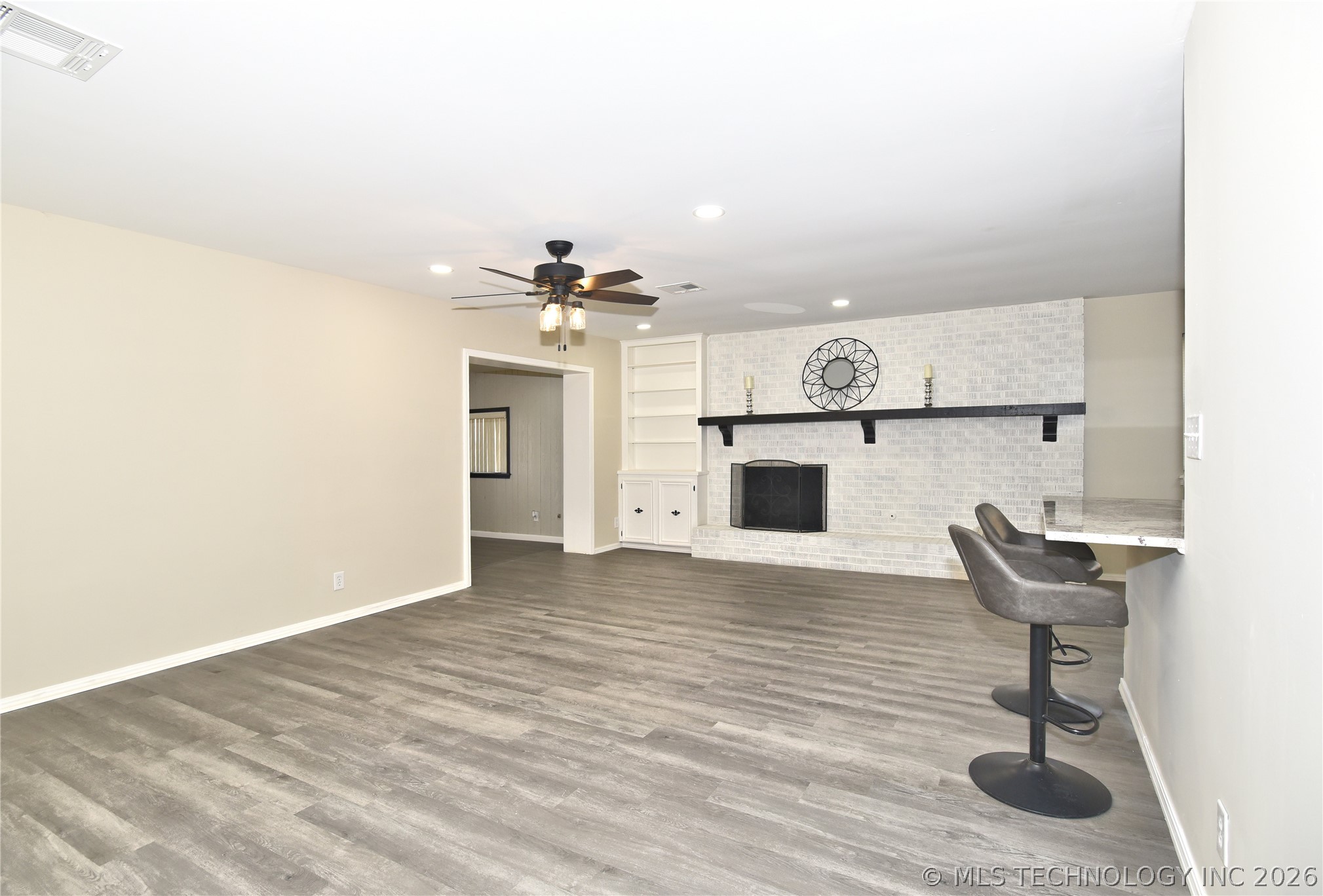 709 W Canton Street Property Photo 8