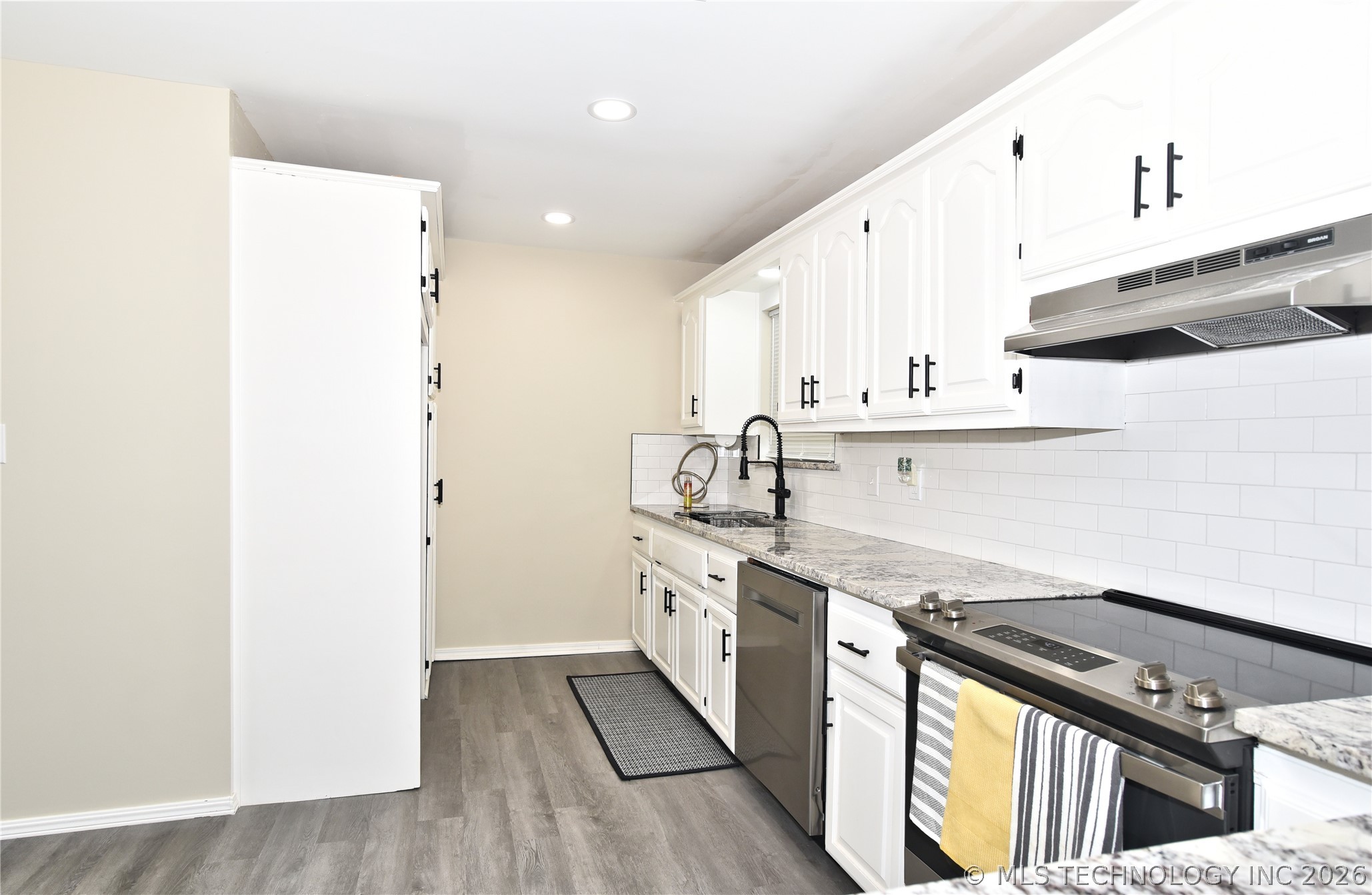 709 W Canton Street Property Photo 11