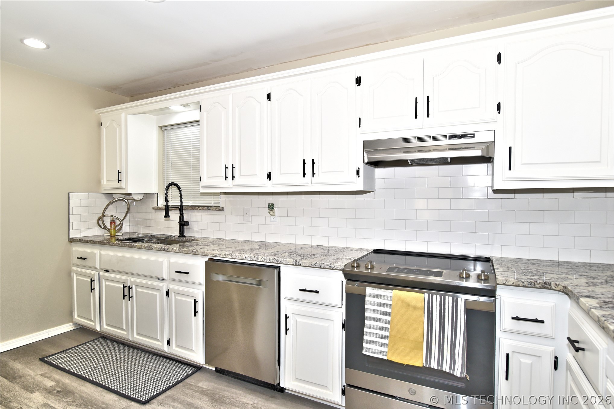 709 W Canton Street Property Photo 12