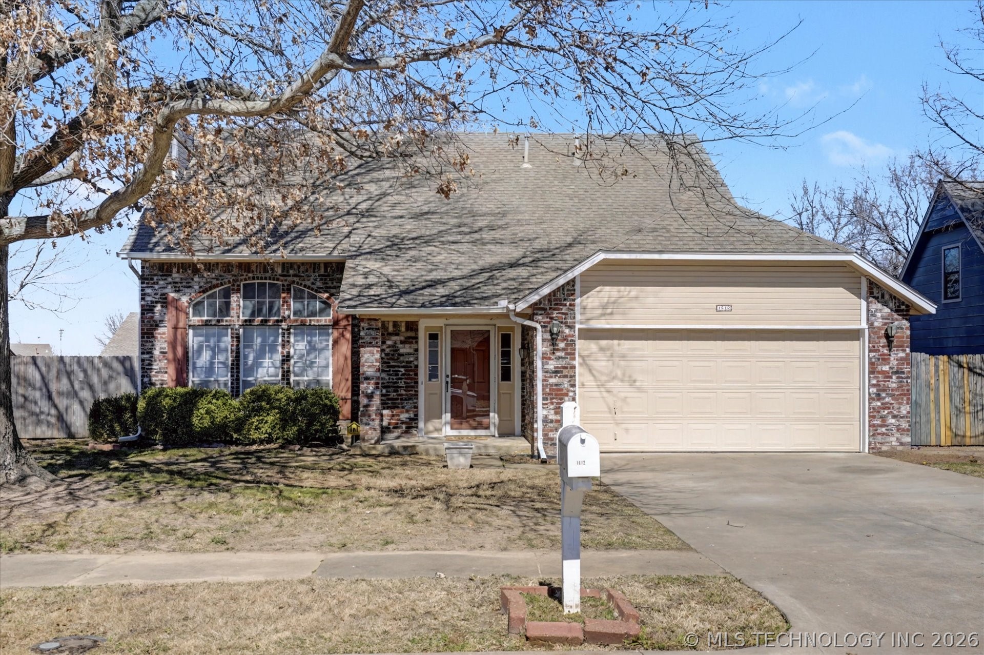 1312 W Honolulu Place Property Photo 3