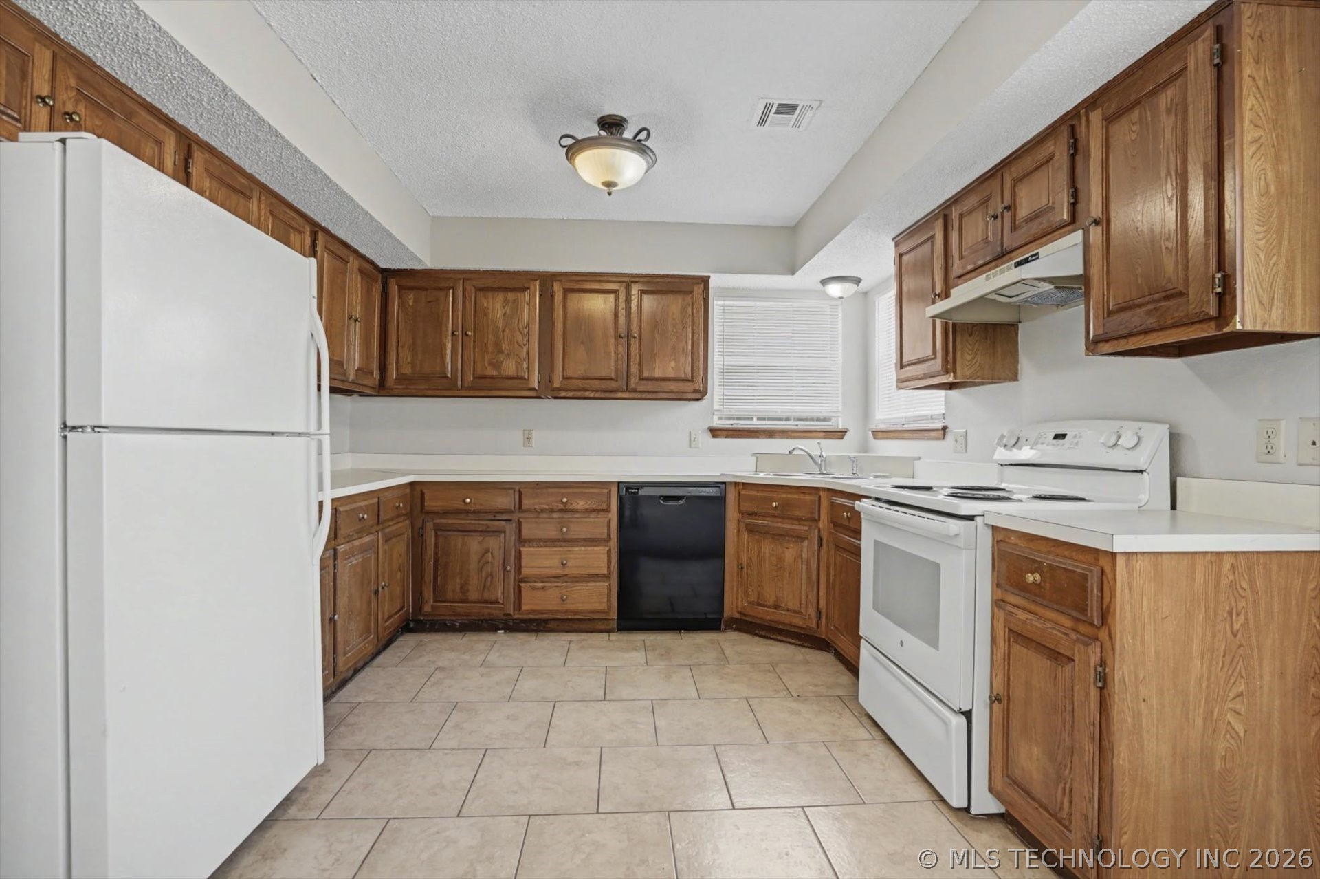 1312 W Honolulu Place Property Photo 8