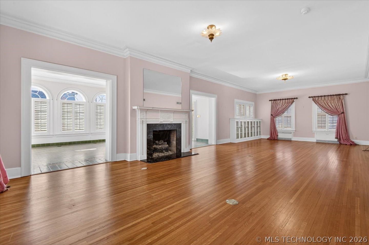 1110 S Cherokee Avenue Property Photo 6