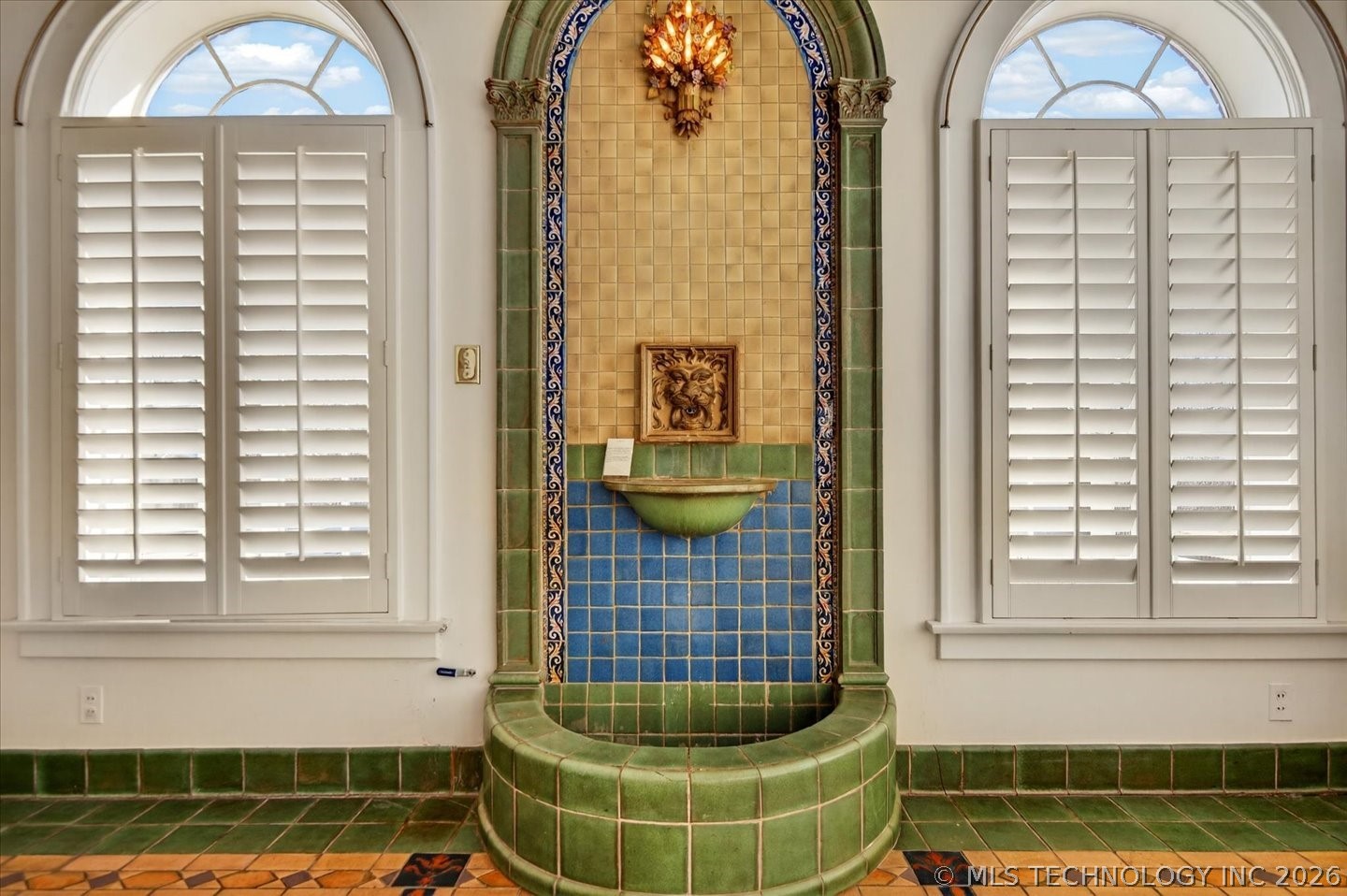 1110 S Cherokee Avenue Property Photo 9