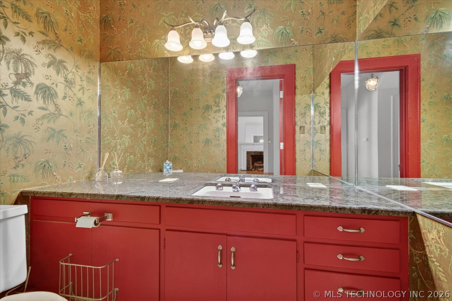 1110 S Cherokee Avenue Property Photo 25