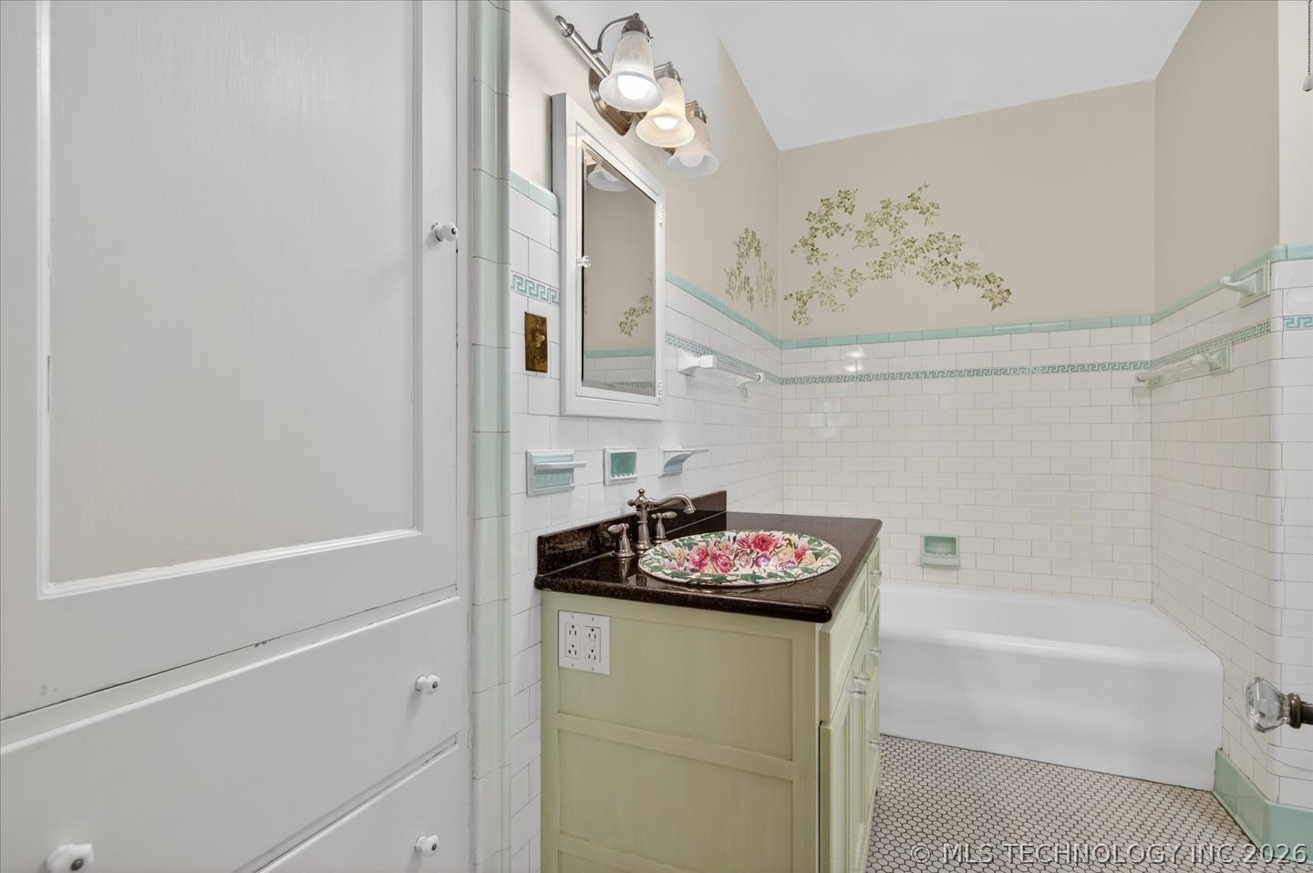 1110 S Cherokee Avenue Property Photo 39