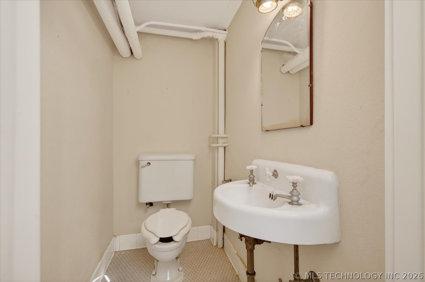 1110 S Cherokee Avenue Property Photo 48