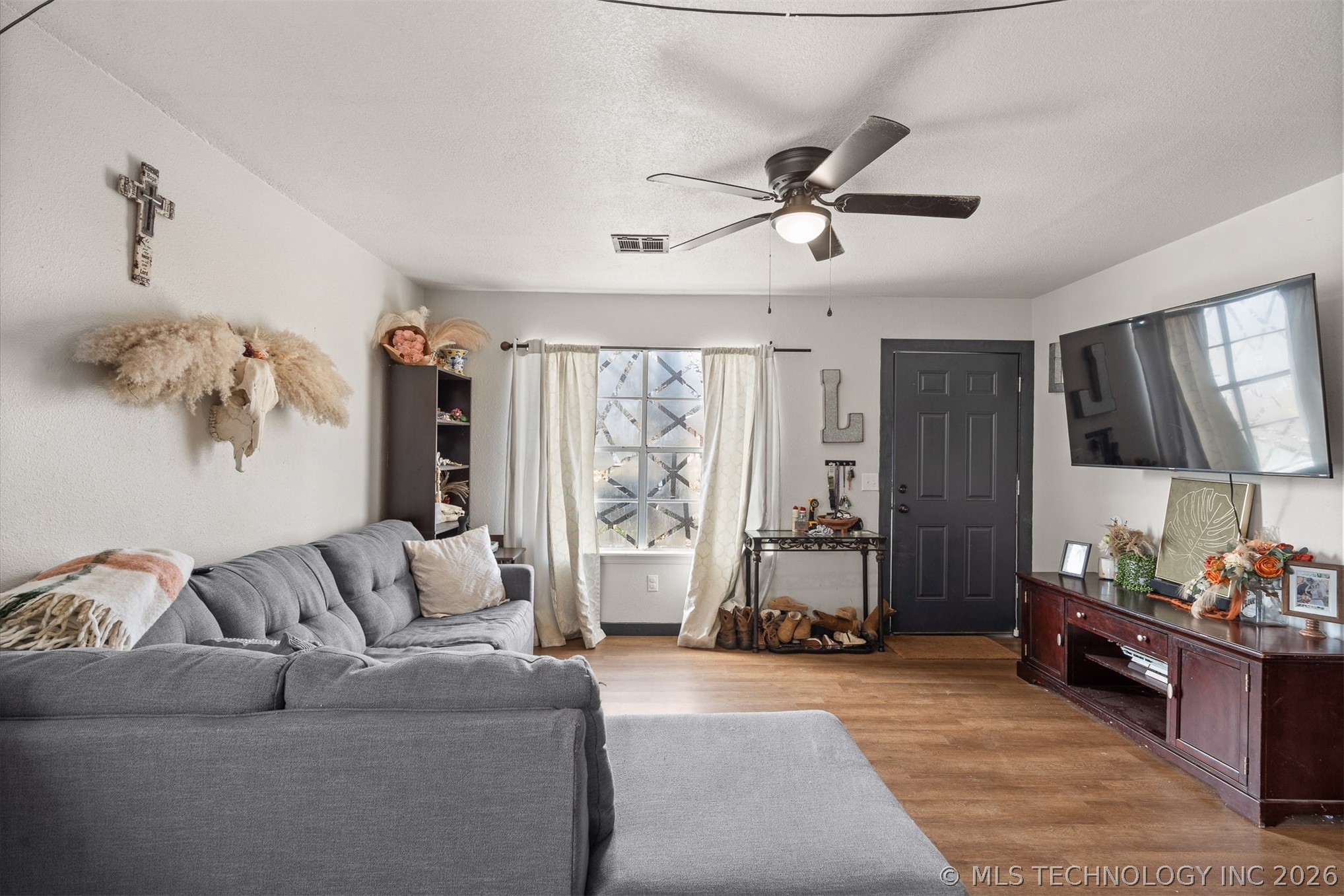 44 10th Street Property Photo 4