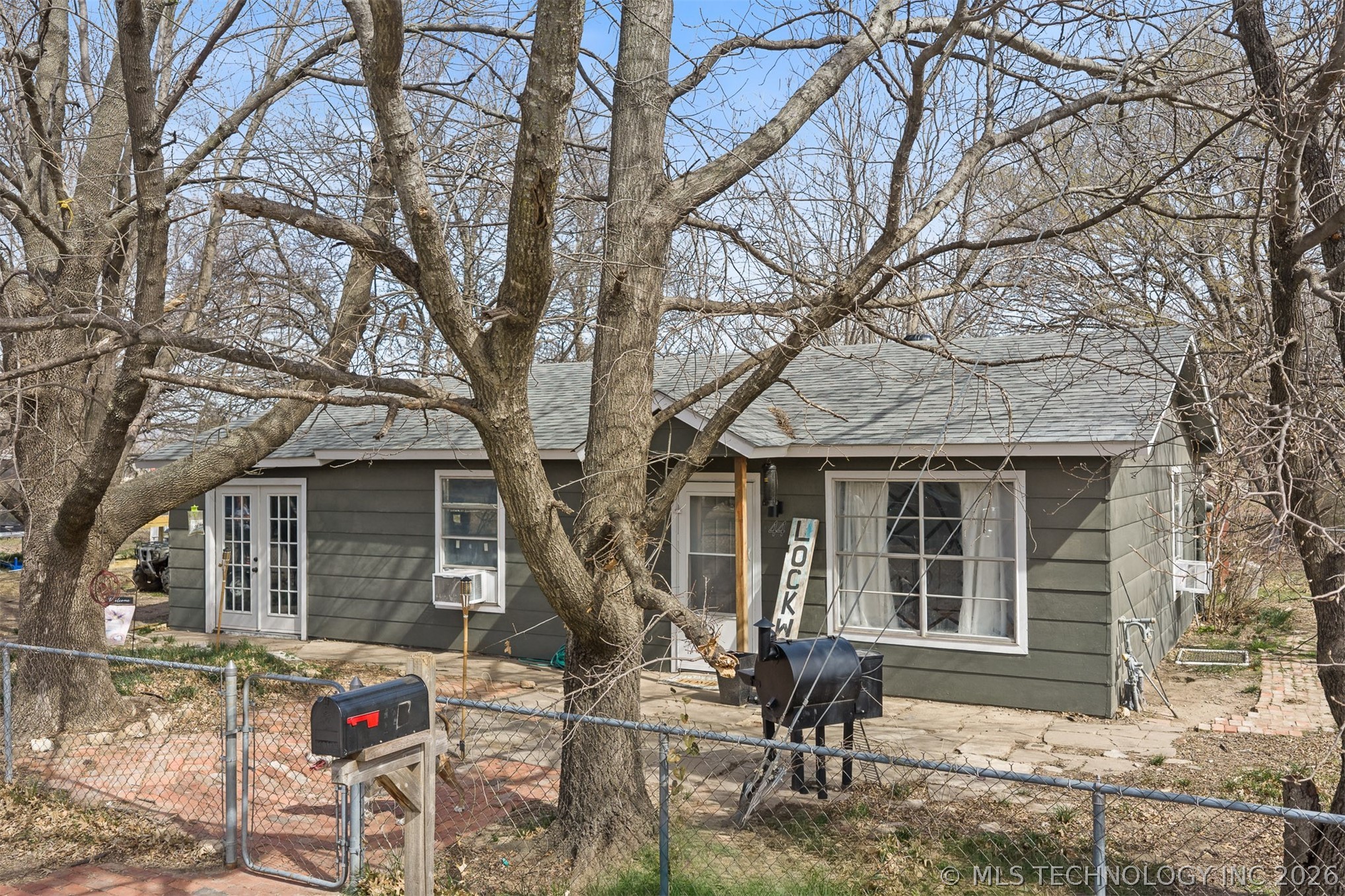 44 10th Street Property Photo 17