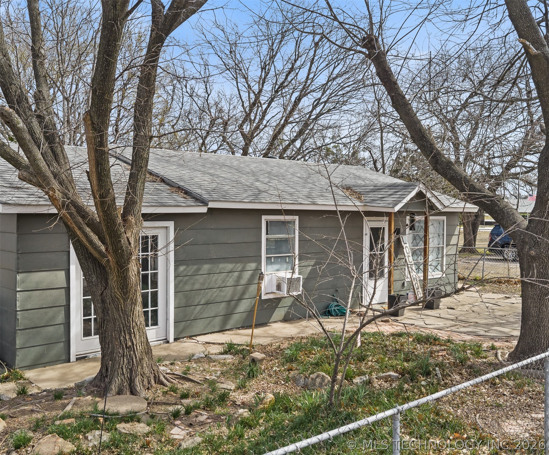 44 10th Street Property Photo 18