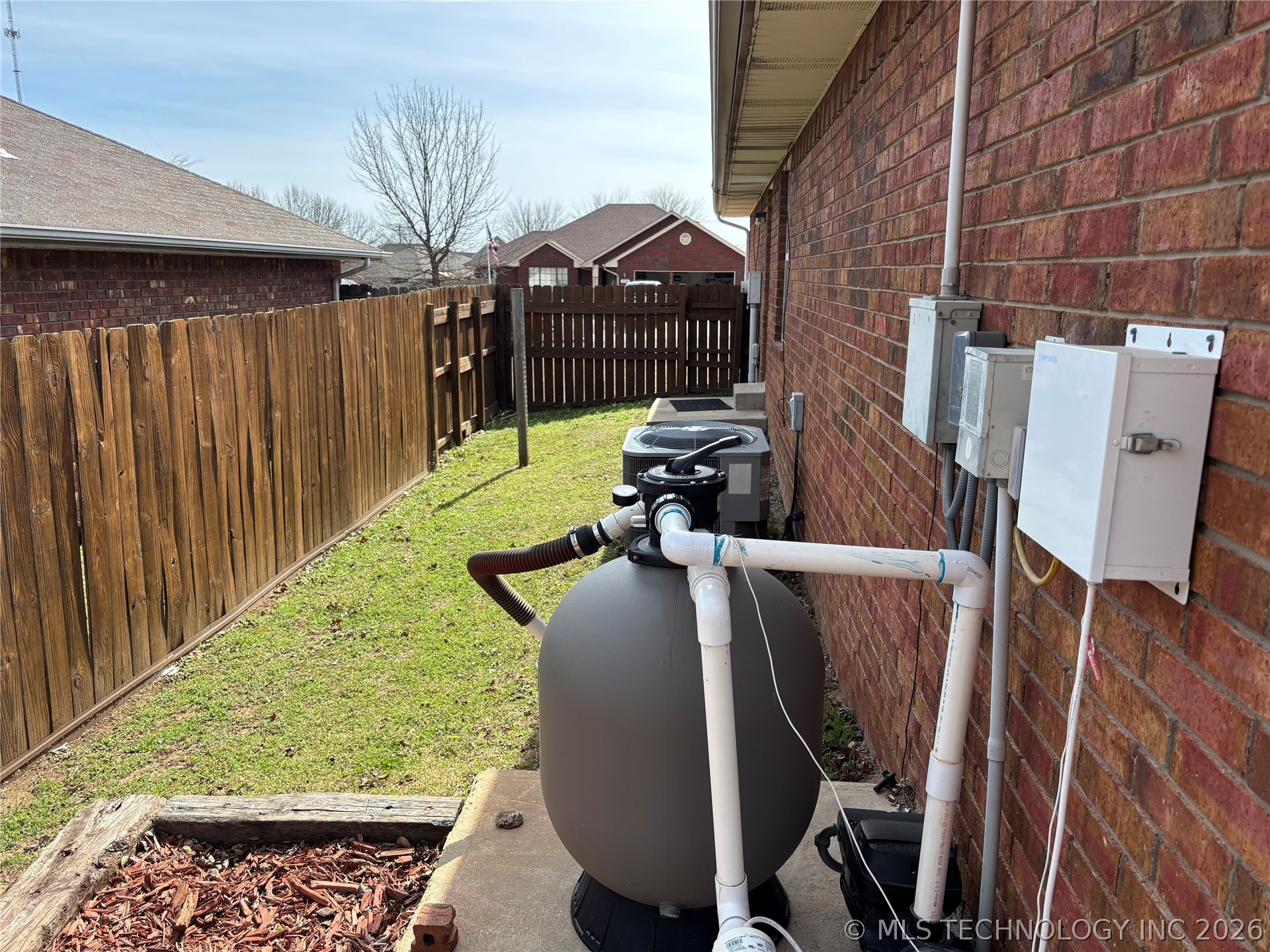 2513 Westwood Court Property Photo 32
