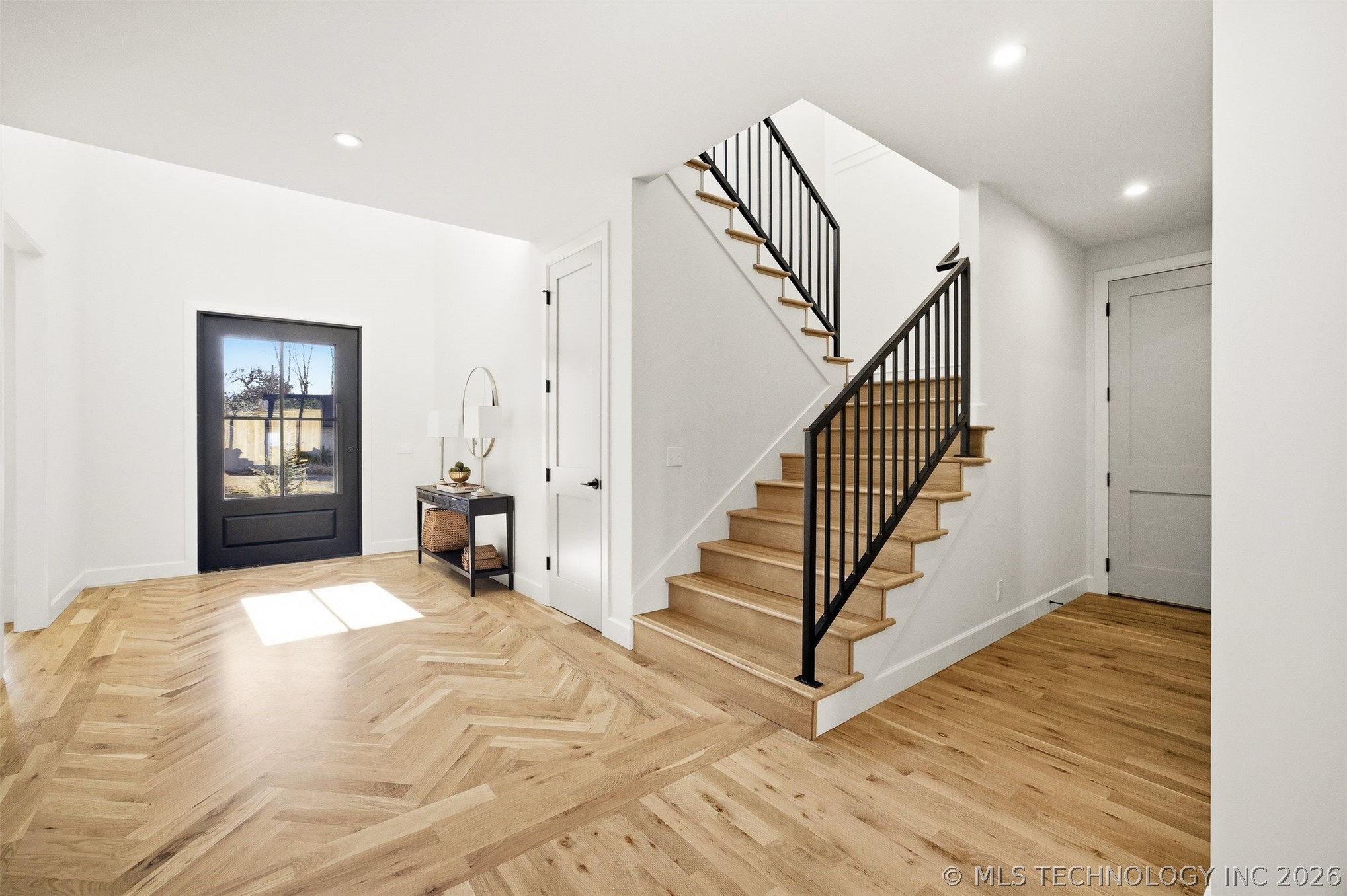 2241 S Florence Avenue Property Photo 6