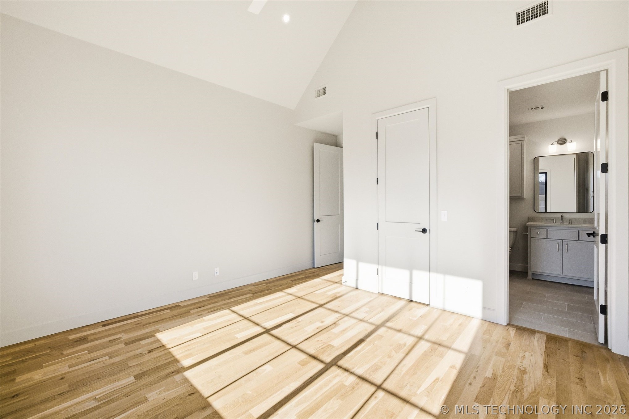 2241 S Florence Avenue Property Photo 44