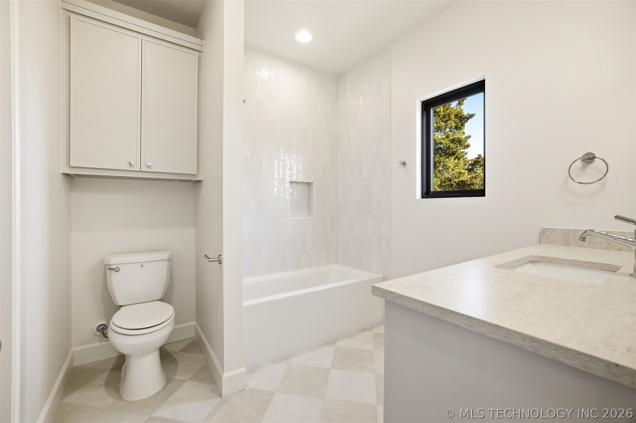 2241 S Florence Avenue Property Photo 52