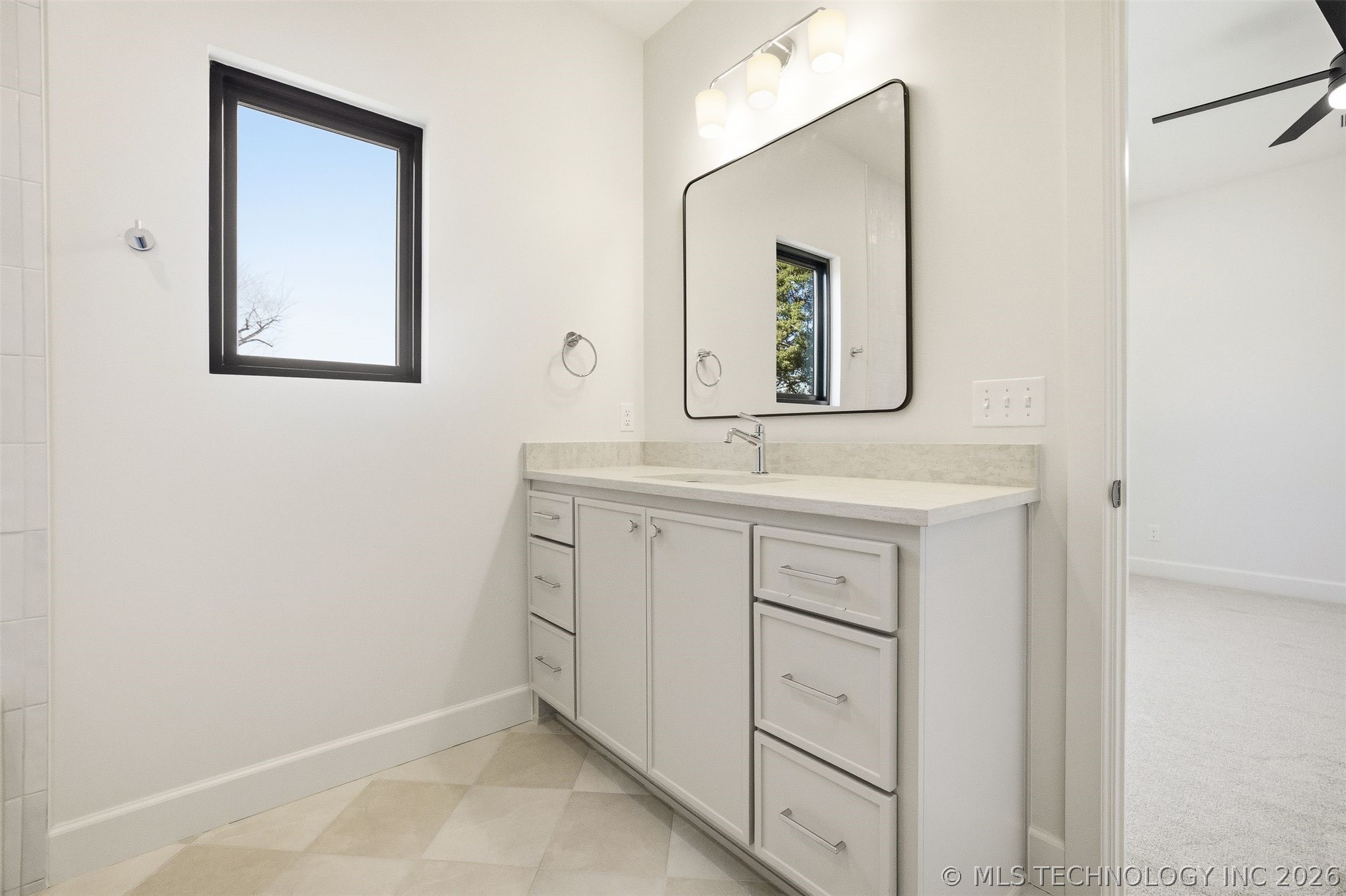 2241 S Florence Avenue Property Photo 53