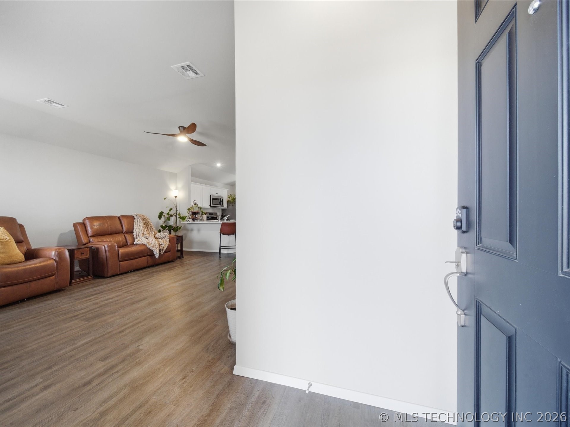 14233 N 75th East Avenue Property Photo 4