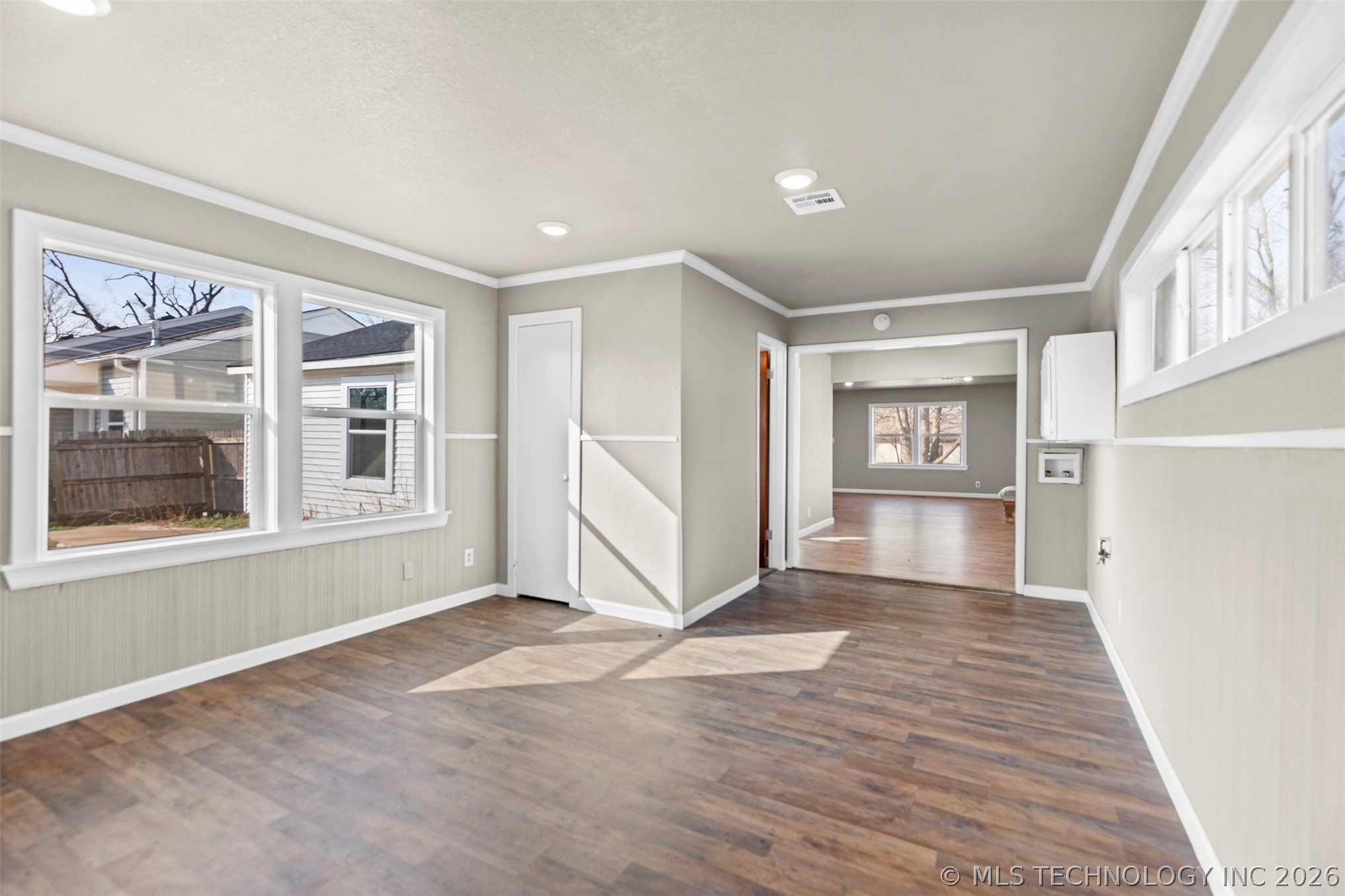 1860 S Armstrong Avenue Property Photo 8