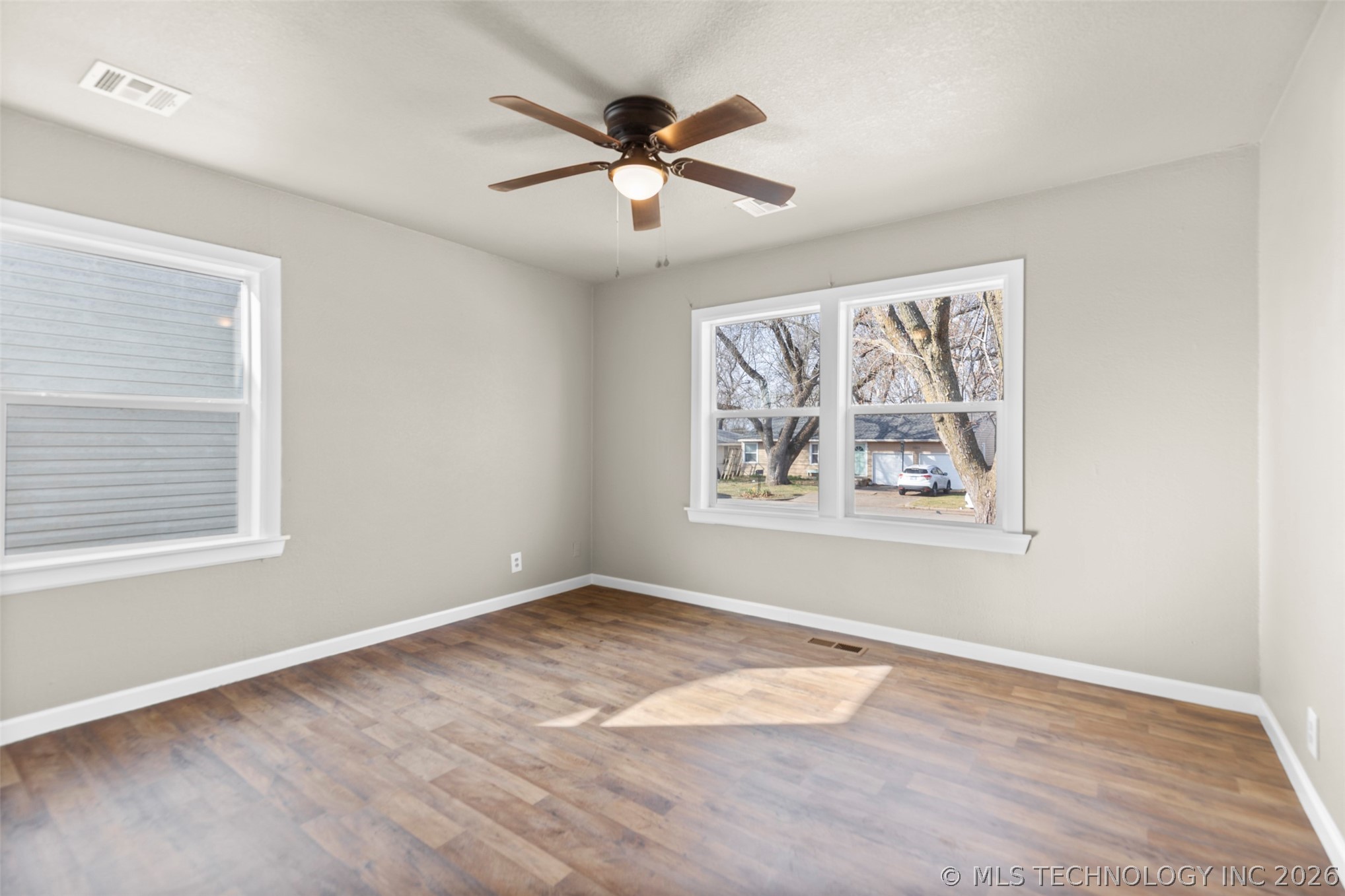 1860 S Armstrong Avenue Property Photo 11