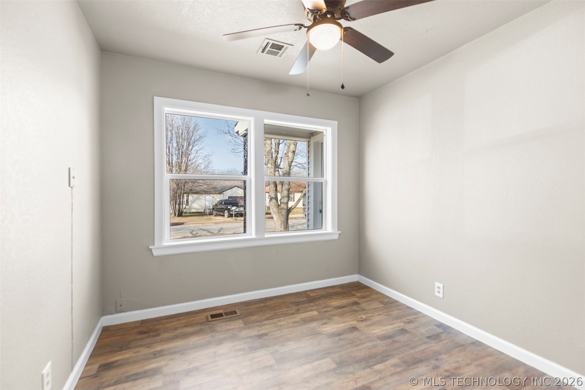 1860 S Armstrong Avenue Property Photo 13
