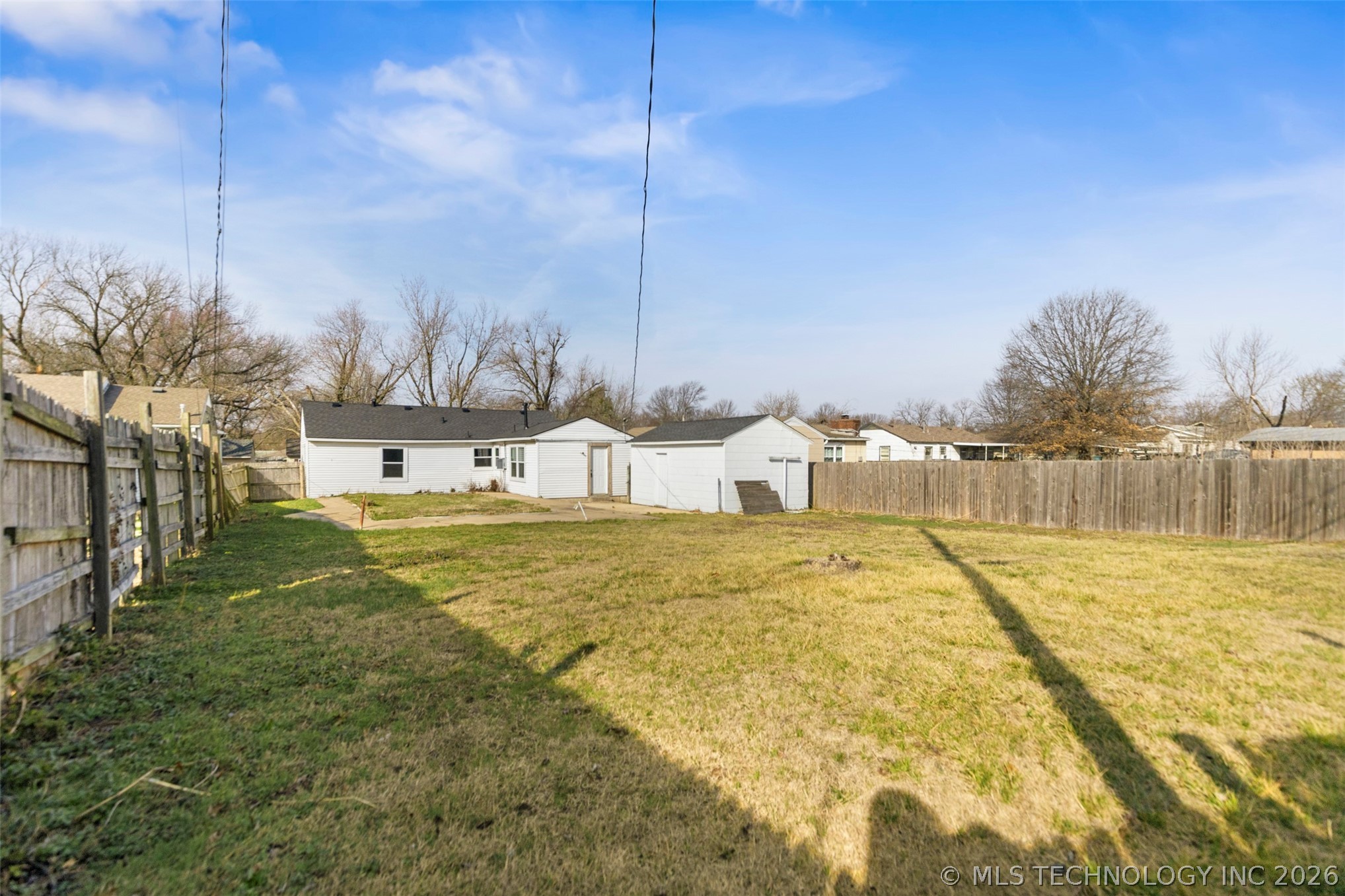1860 S Armstrong Avenue Property Photo 14