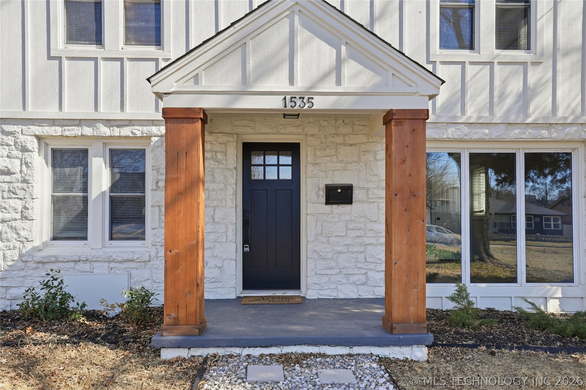 1535 S Atlanta Place Property Photo 4