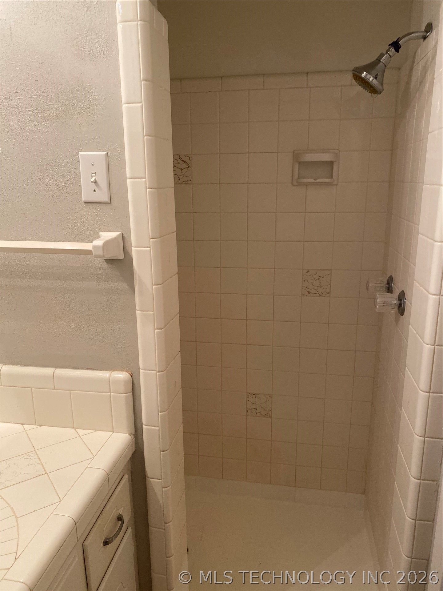 5858 S 67th East Avenue Property Photo 6