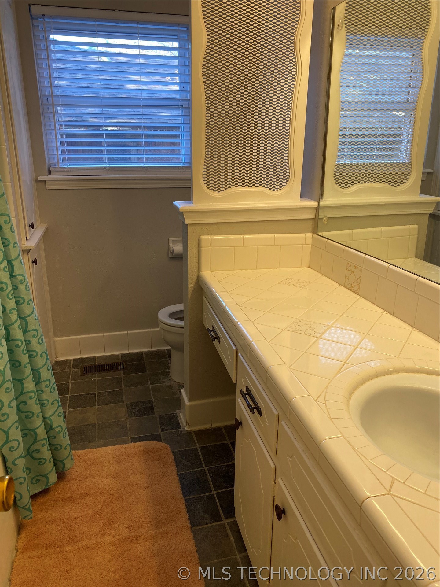 5858 S 67th East Avenue Property Photo 10