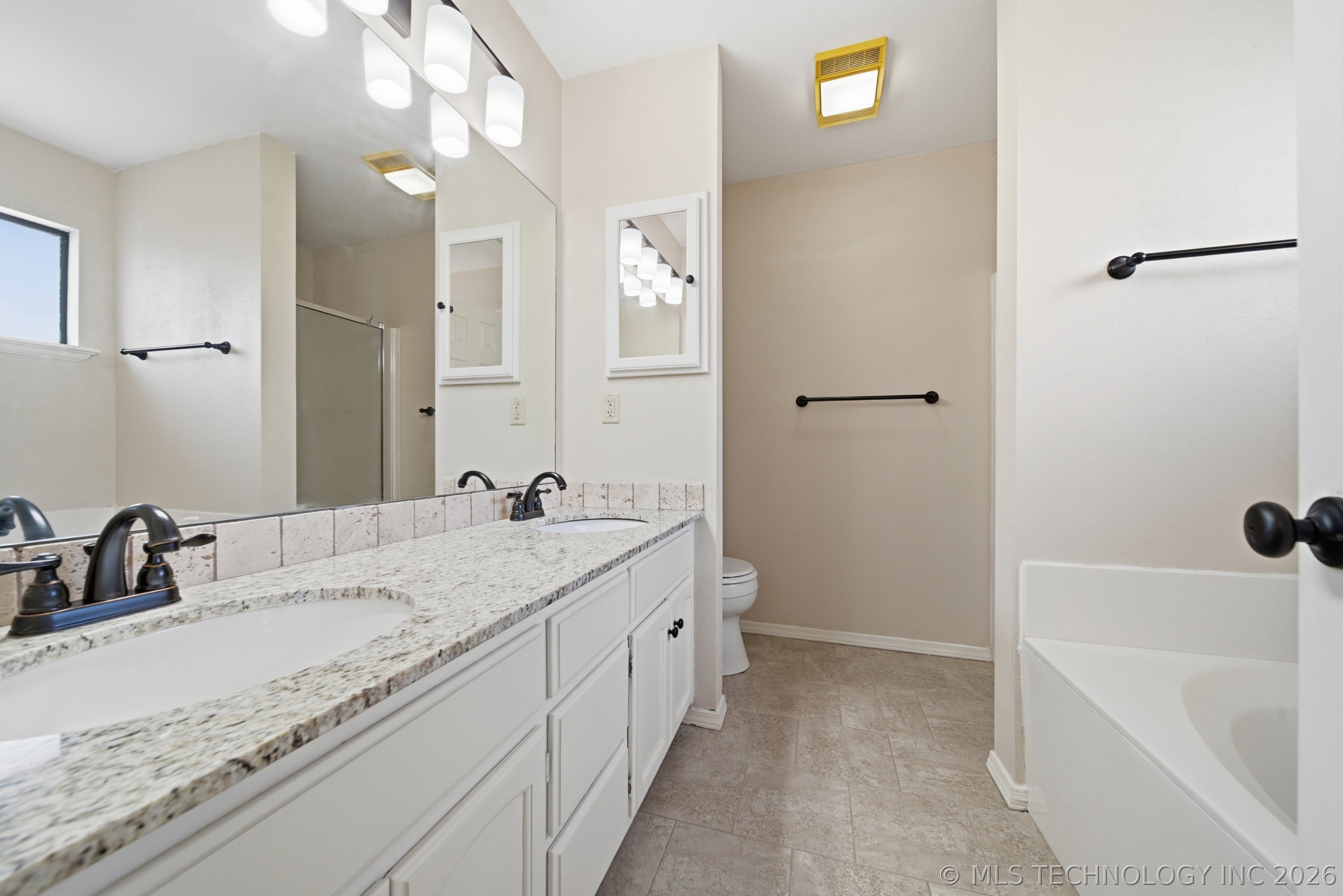 6311 S 90th East Avenue Property Photo 19