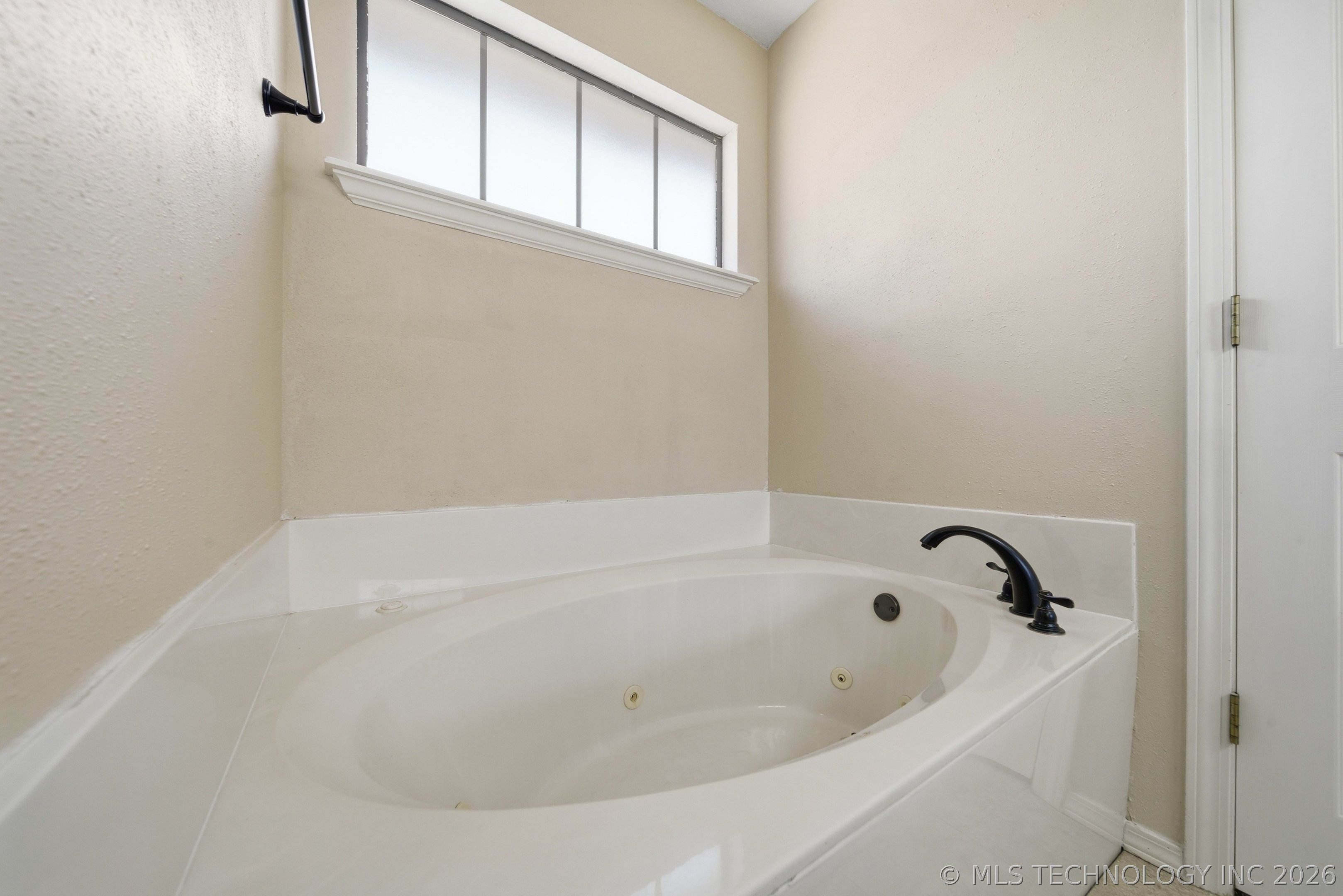 6311 S 90th East Avenue Property Photo 20