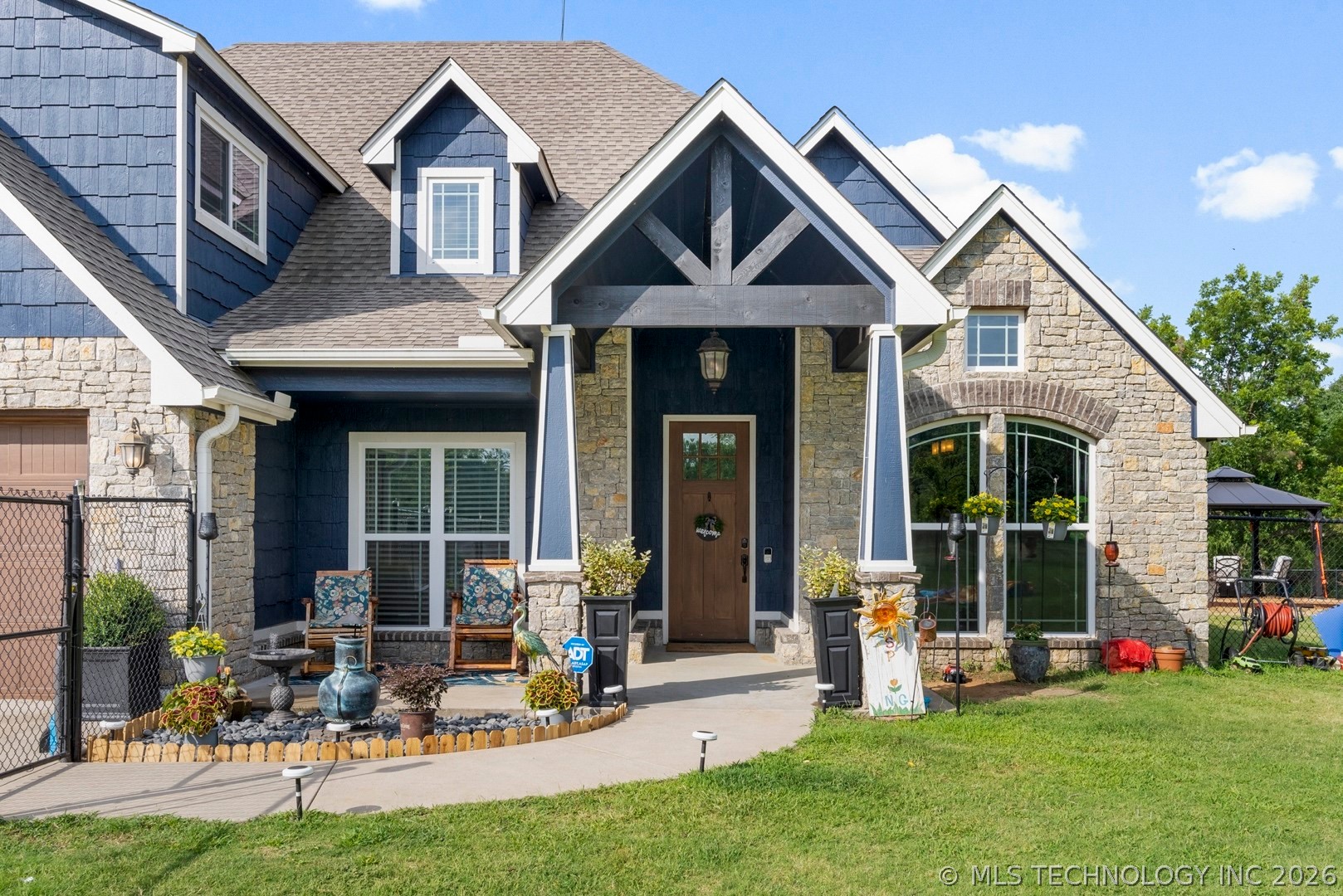4295 Happy Camp Road Property Photo 3