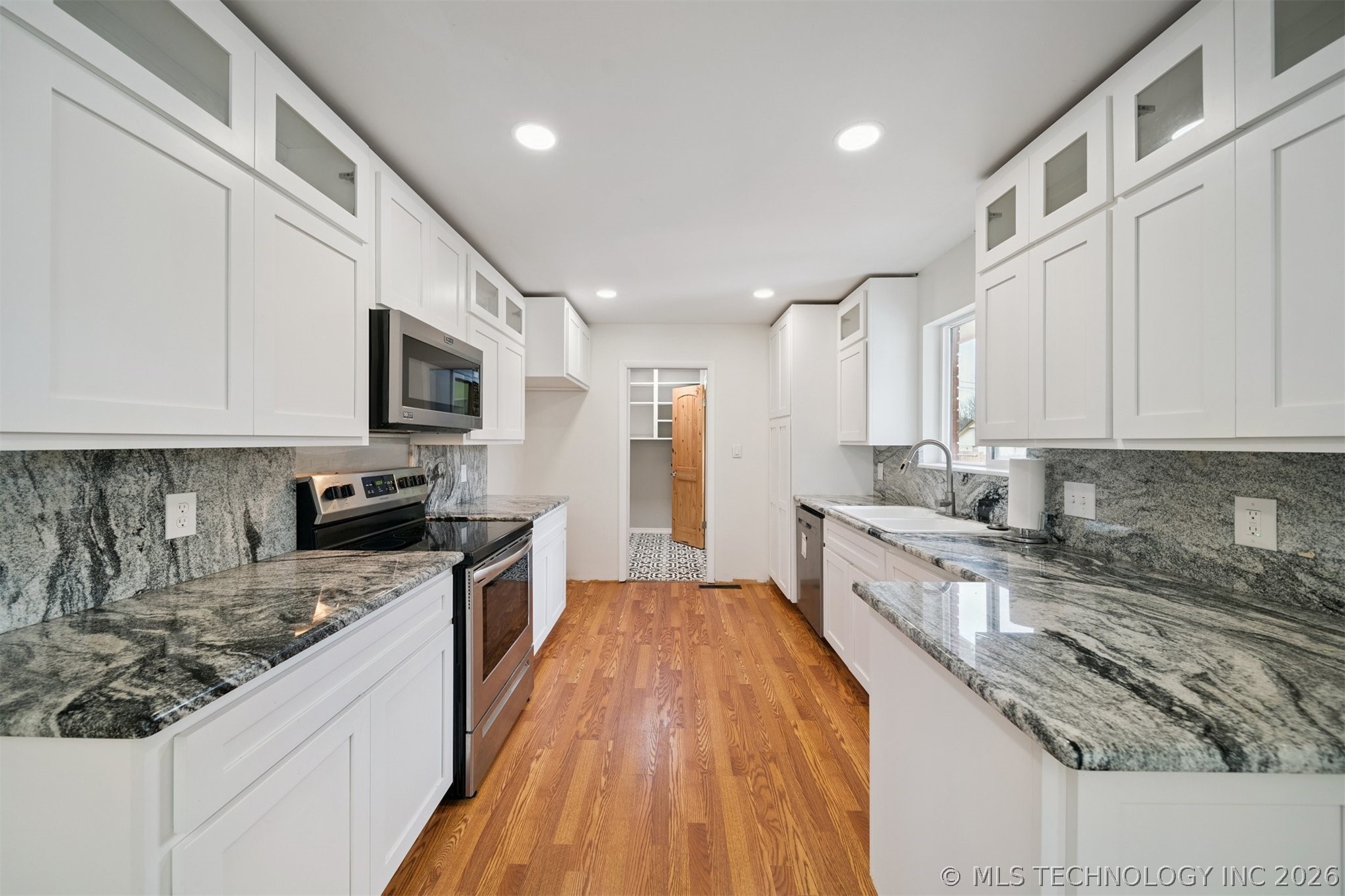 205 S Mary Avenue Property Photo 7