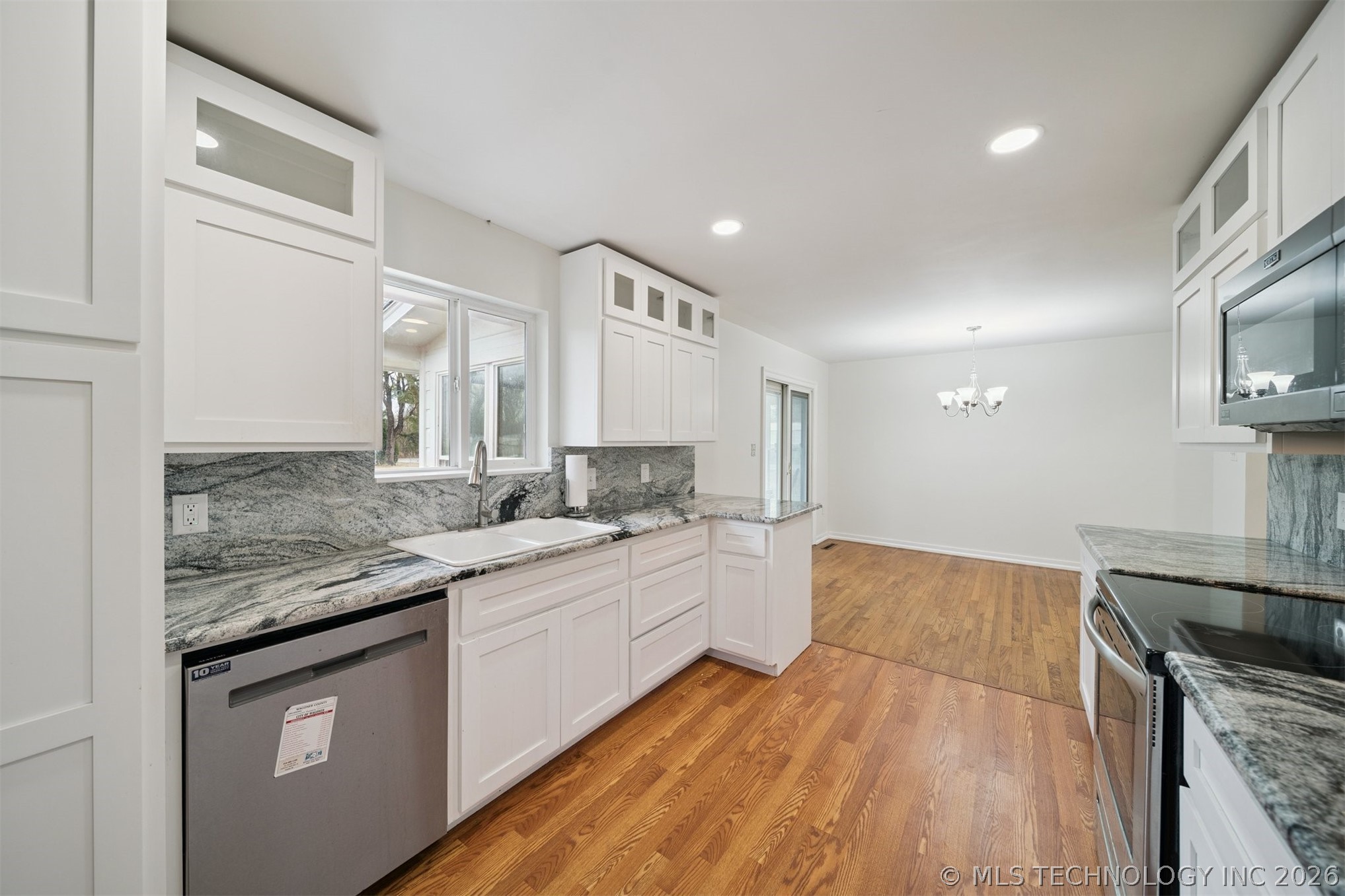 205 S Mary Avenue Property Photo 9